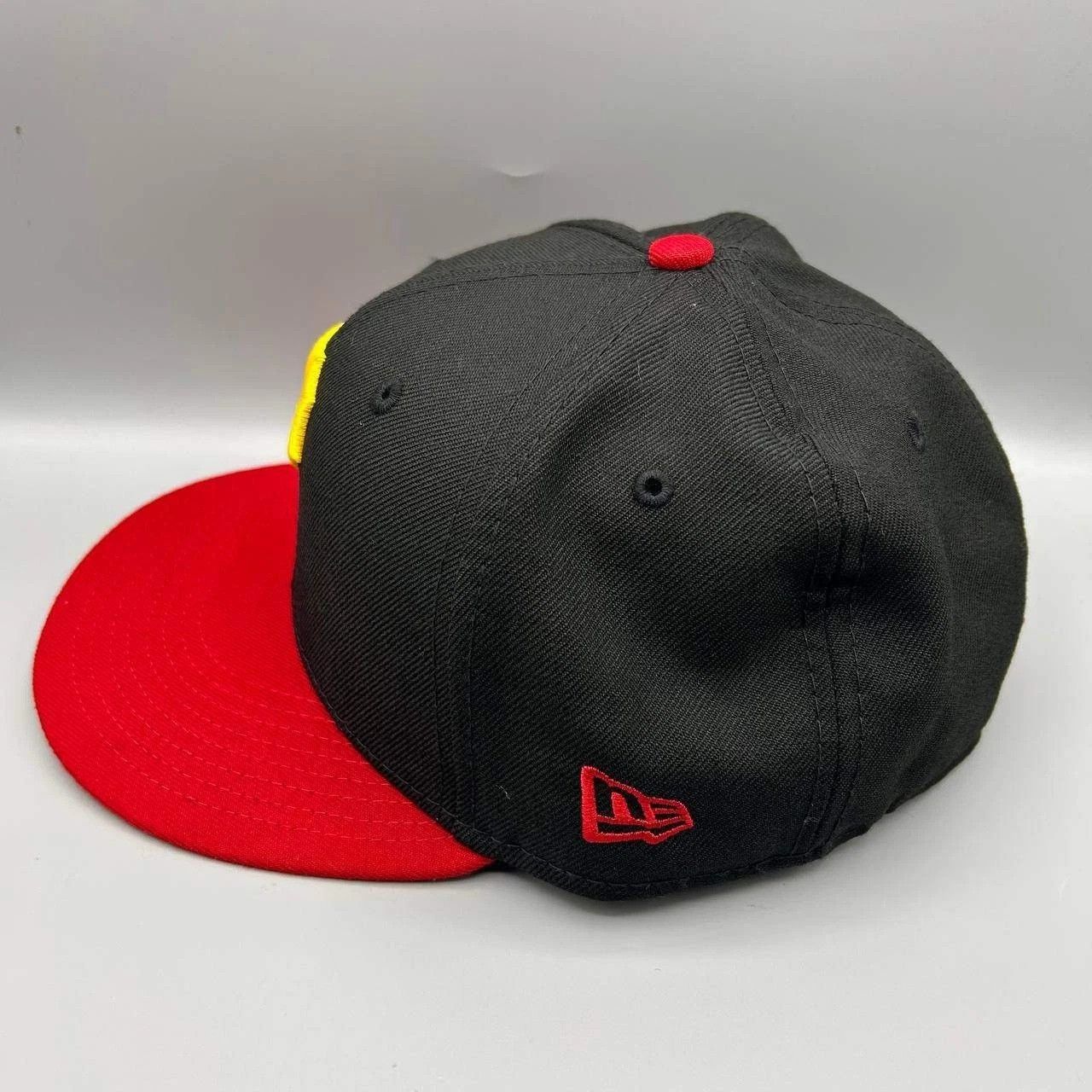 New Era Pittsburgh Pirates Hat Men 7 1/4 Black Red MLB Fitted Wool Size ONE SIZE - 8 Thumbnail