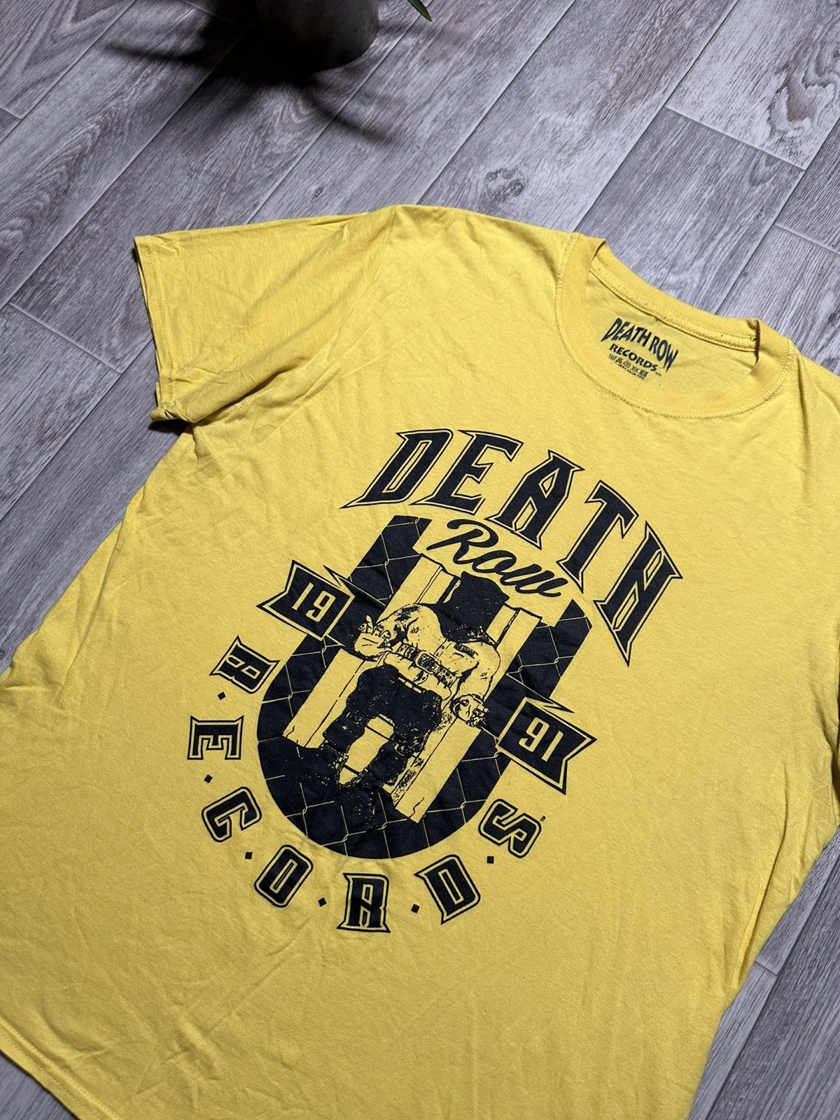Death Row Records × Rap Tees Death Row Records Rap Label Big Logo Yellow T-shirt Size US L / EU 52-54 / 3 - 2 Thumbnail