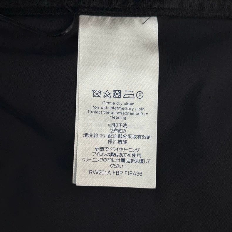 Louis Vuitton Louis Vuitton Black badge logo nylon shorts 2505-Nextarrow Size 35" - 5 Thumbnail