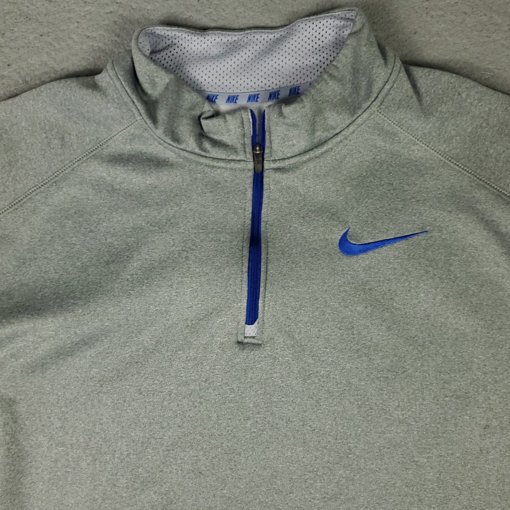 Nike Nike Sweatshirt Mens 2XL Gray Therma Fit Swoosh 1/4 Zip Pullover Mock Neck Long Sleeve Logo 1/4 Zip Vintage: No Size US XXL / EU 58 / 5 - 2 Thumbnail