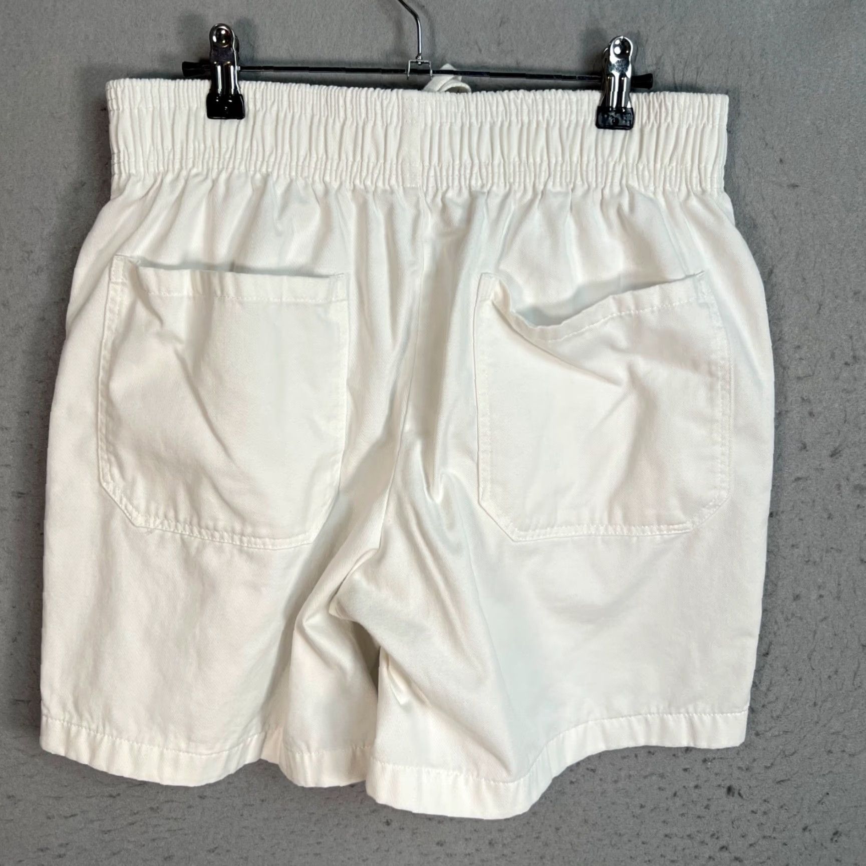 Uniqlo VINTAGE GU by Uniqlo Womens XL White Chino Shorts Elastic Waist Drawstring Front Flat 6.5 Inseam High Rise Cotton Polyester Womens Size 32" / US 10 / IT 46 - 2 Thumbnail