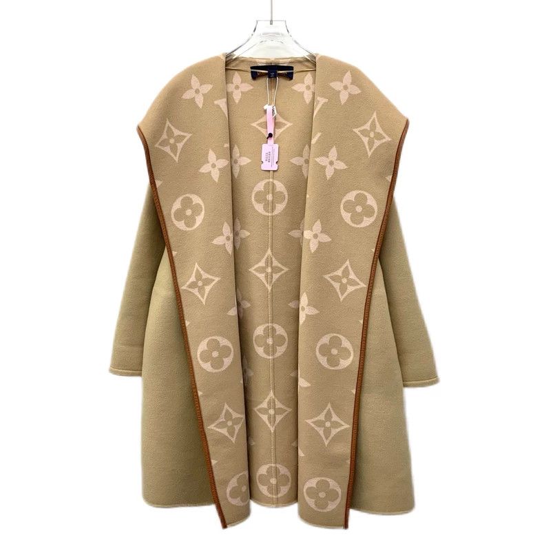 Louis Vuitton Louis Vuitton 22 coats with brown lining logo and full pri Size XS / US 0-2 / IT 36-38 - 1 Thumbnail