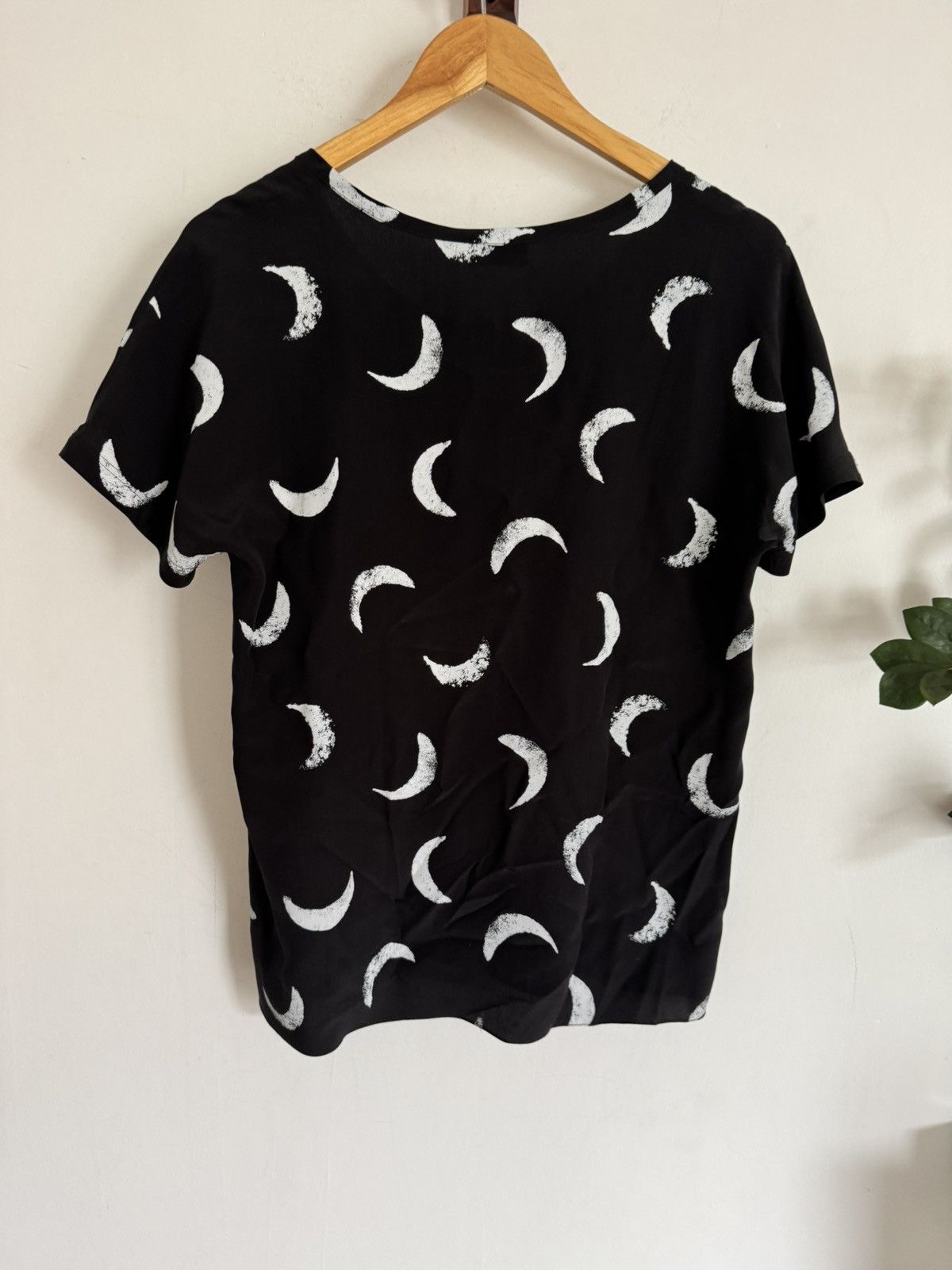Saint Laurent Paris Silk Moon T Size US S / EU 44-46 / 1 - 5 Thumbnail