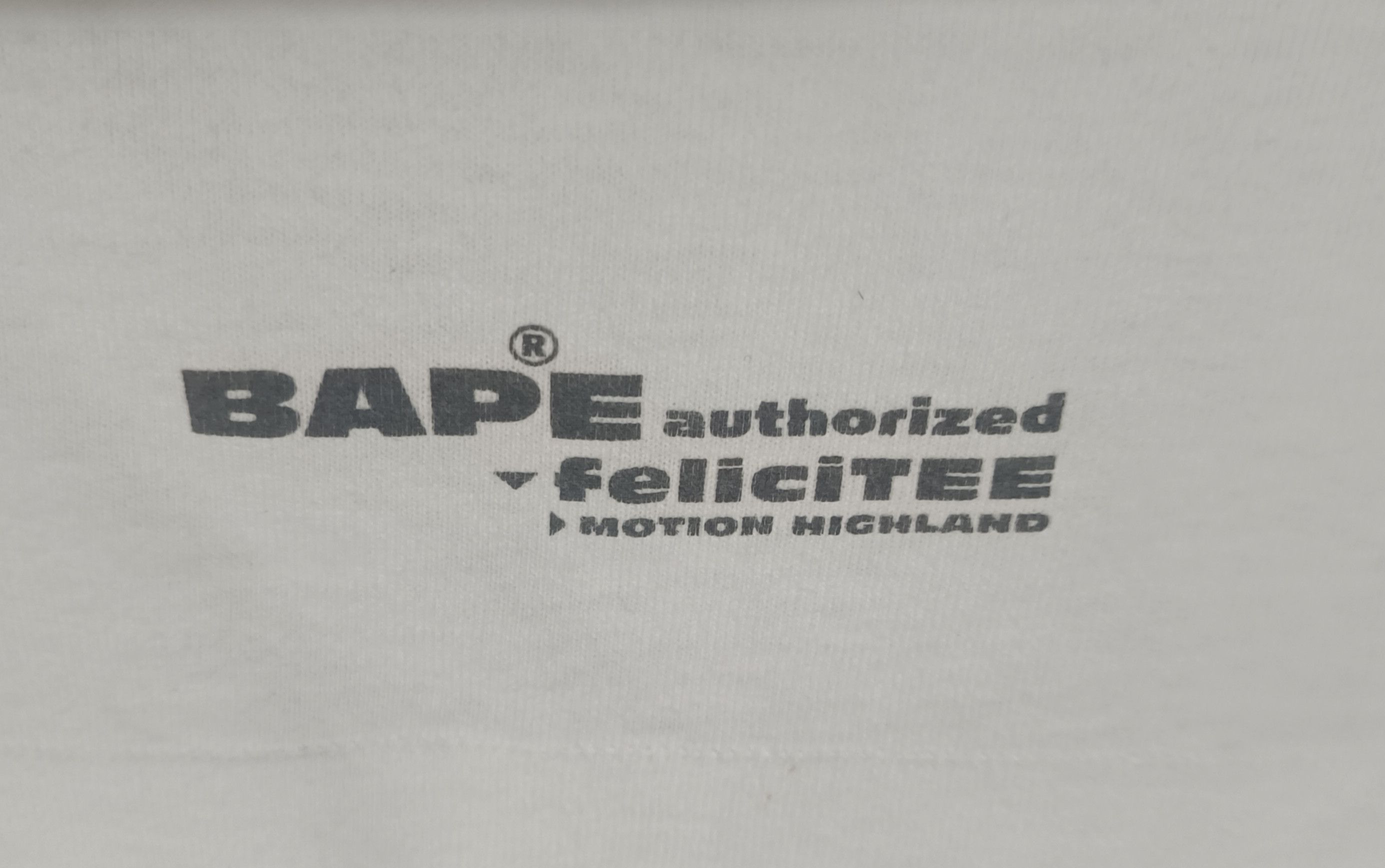 Bape 🔥🔥Rare Vintage Bathing Ape Tee Size US M / EU 48-50 / 2 - 7 Thumbnail