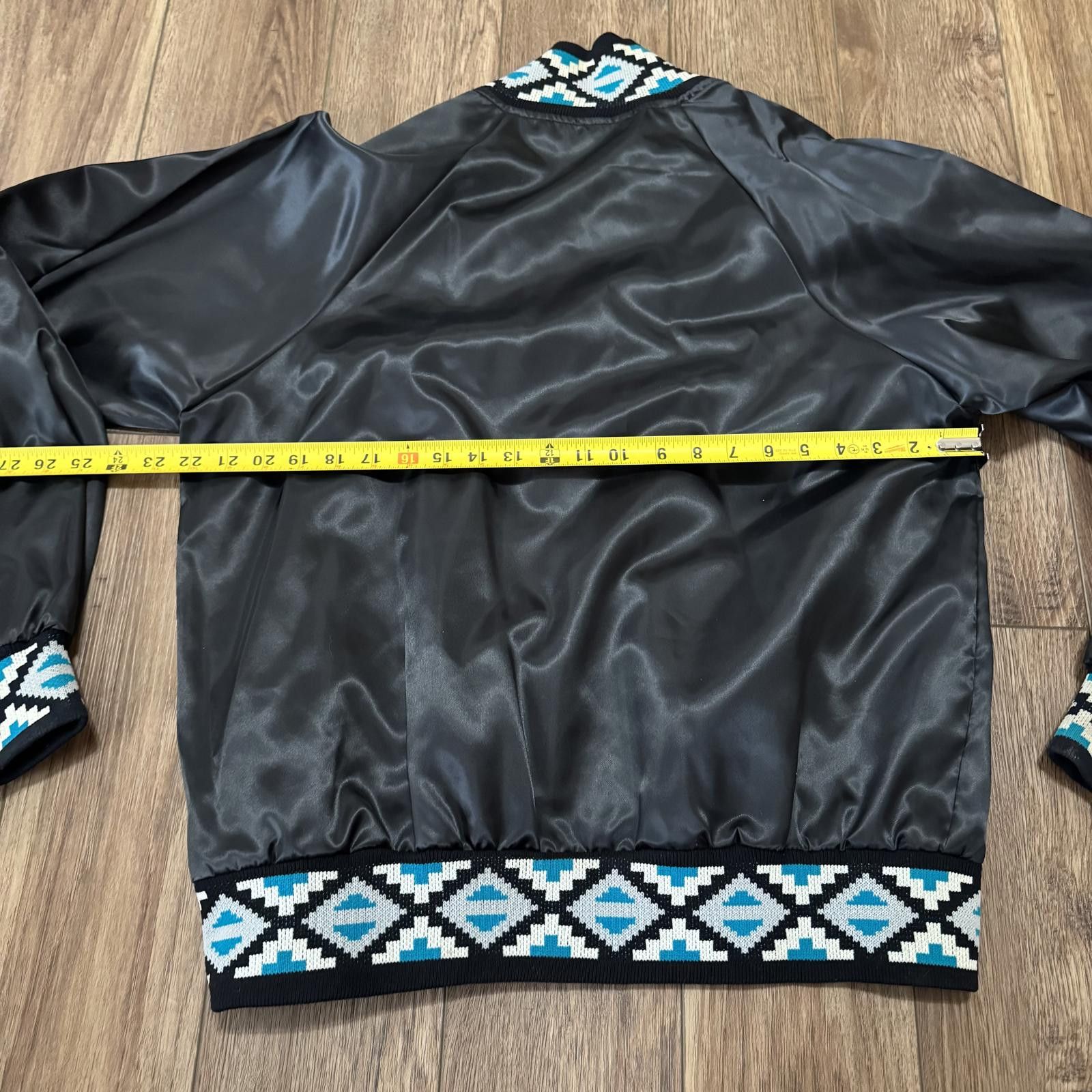 Black Sheep Vintage 80s Aztec Satin Southwestern Bomber Jacket Size L Size US L / EU 52-54 / 3 - 7 Thumbnail