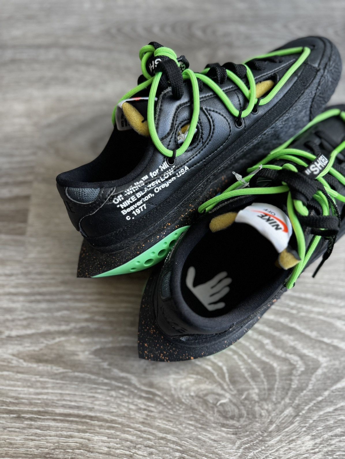 Nike × Off-White OFF-WHITE x Nike Blazer Low Black Electro Green US 6.5 - New Size US 6.5 / EU 39-40 - 7 Thumbnail