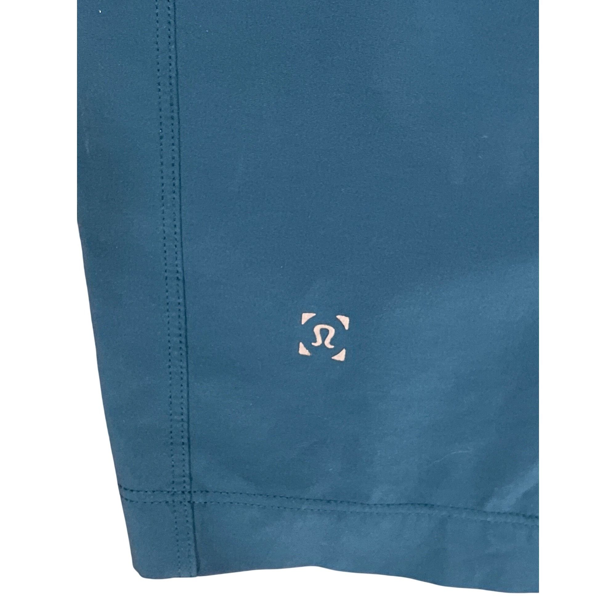 Lululemon 𝓛𝓾𝓵𝓾𝓵𝓮𝓶𝓸𝓷 T.H.E. Short Linerless 7" Dark Maritime Size US 30 / EU 46 - 7 Thumbnail