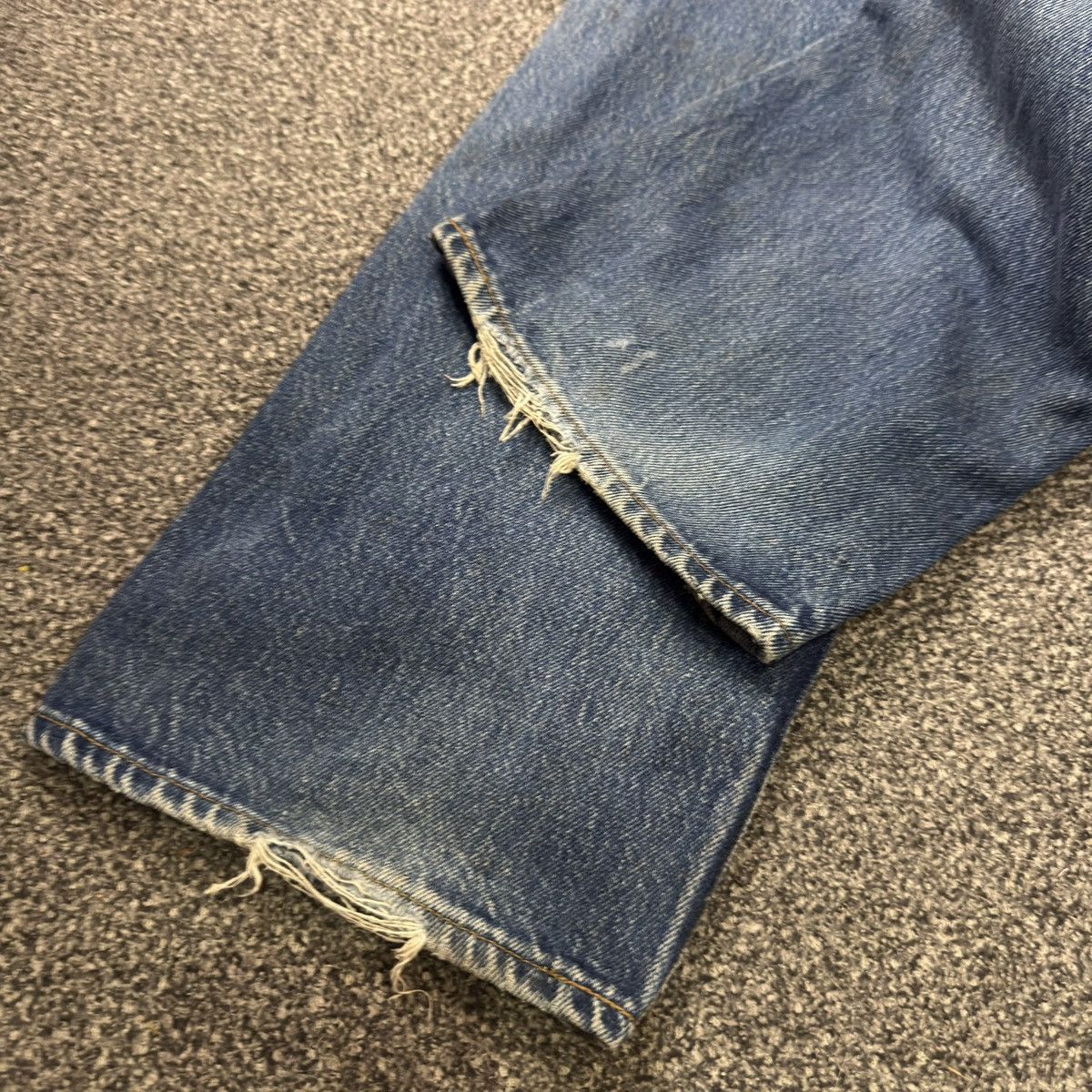 Levi's Vintage Clothing Vintage Distressed USA Levis 501 Classic Straight Denim W35 Size US 35 - 13 Thumbnail