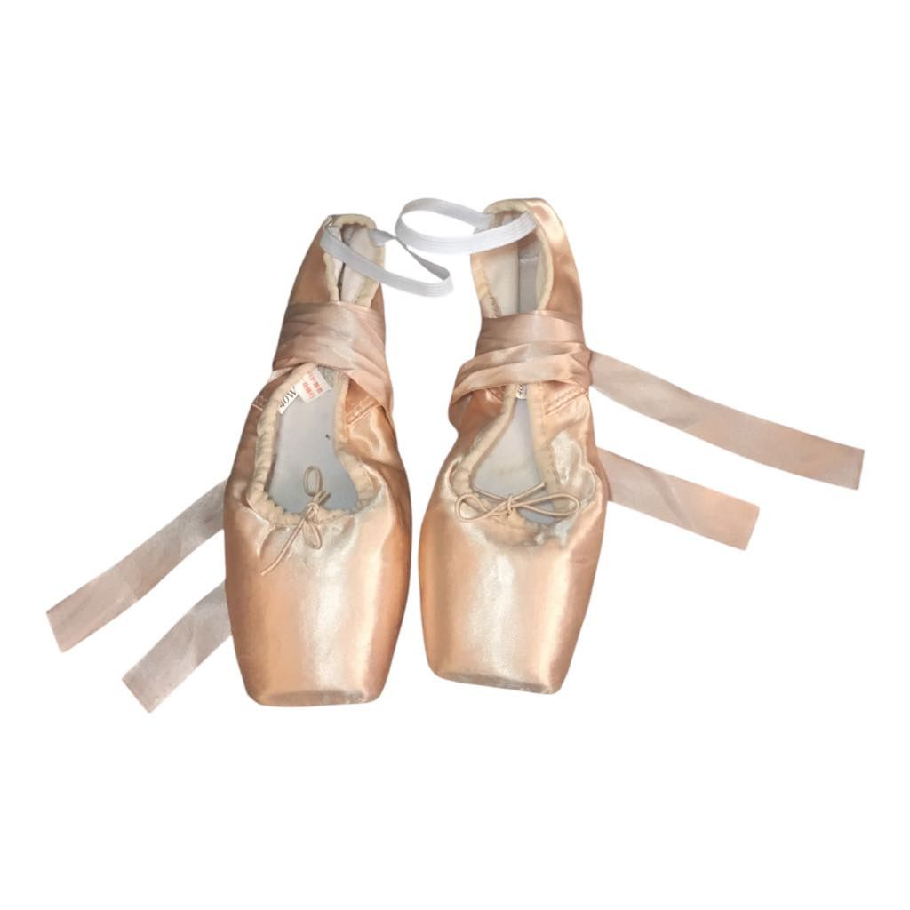 Other DayDance Ballet Pointe Dance Shoes Ribbon Ballerina Size 40 Size US 11 / IT 41 - 19 Thumbnail