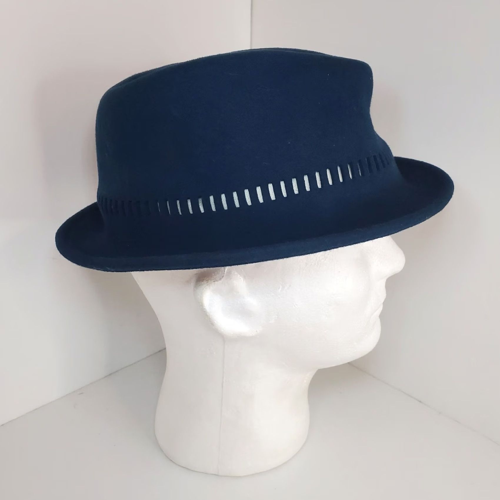Vintage VINTAGE Bailys Of Hollywood Fedora Blue Felt 100% Wool L Mens Hipster Classic City Travel Size ONE SIZE - 6 Thumbnail