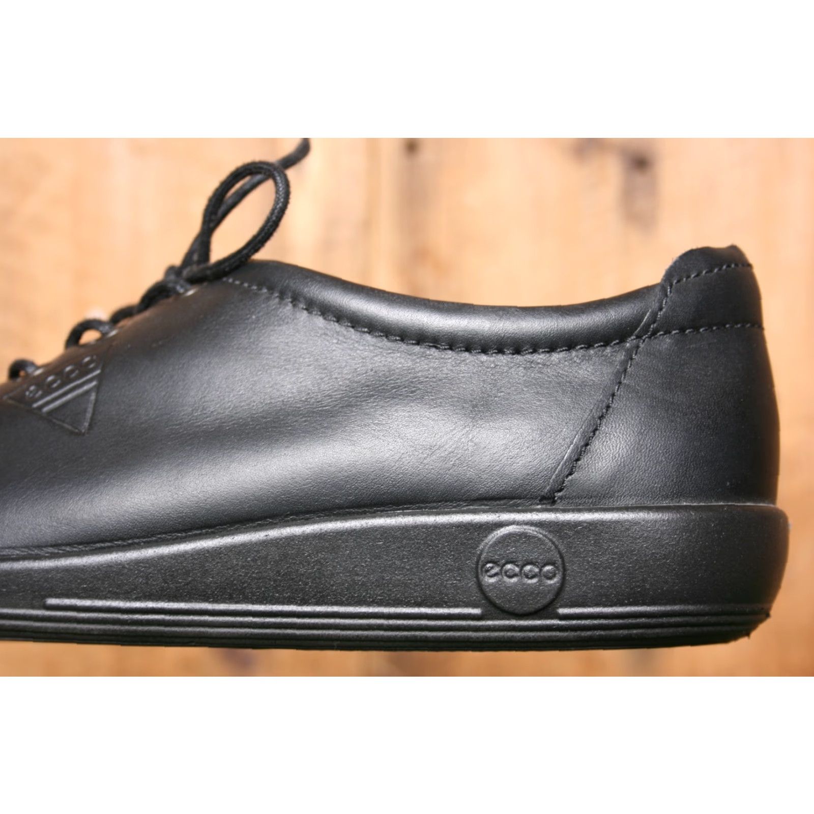 Ecco ECCO Soft 2.0 Black Leather Lace Up Sneakers Women US 10-10.5 EU 41 Low Top Casual Shoes Sneaker Size US 10.5 / IT 40.5 - 7 Thumbnail