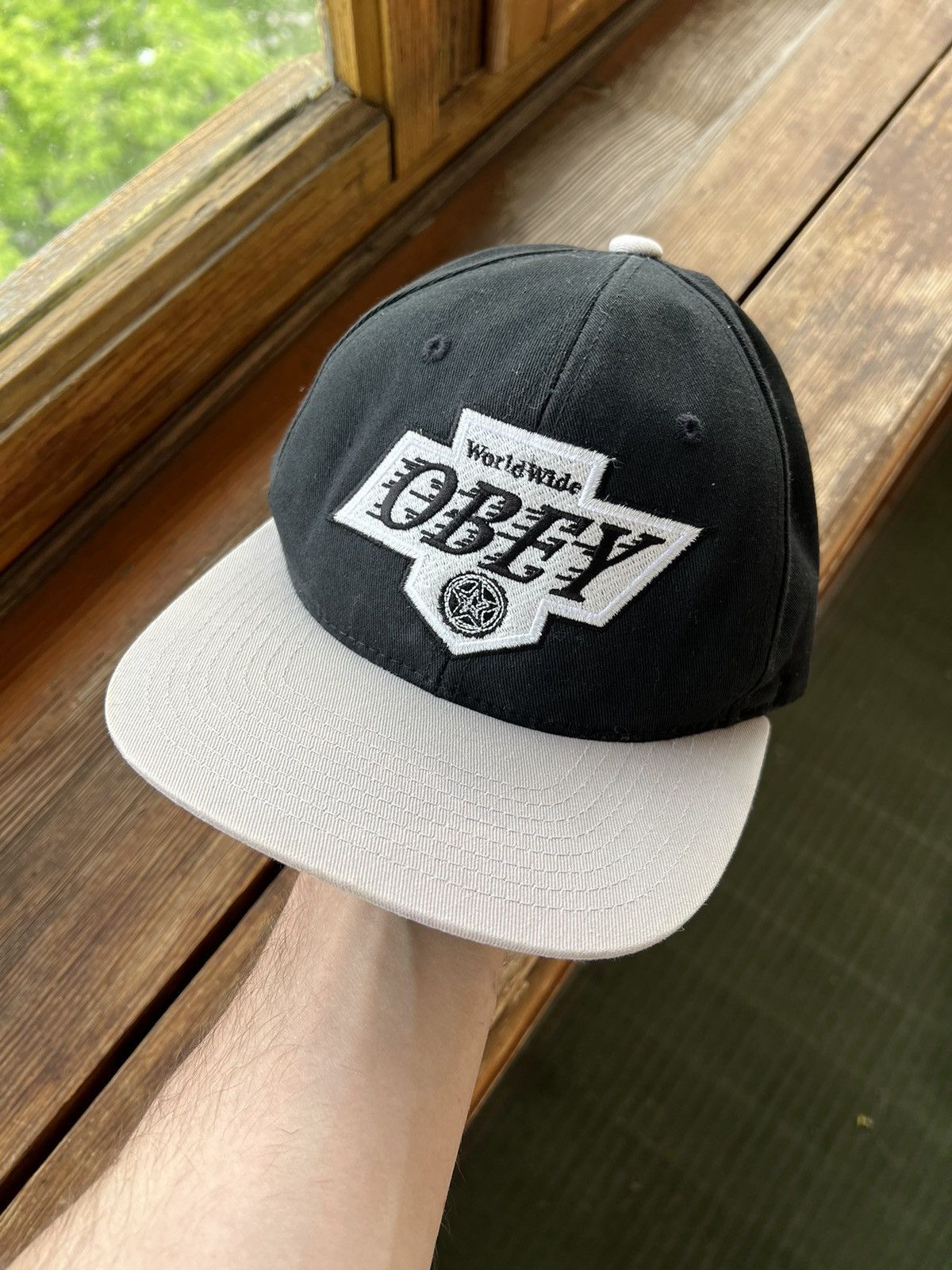Vintage Vintage Obey Snapback Cap Big Logo Baseball Size ONE SIZE - 1 Thumbnail