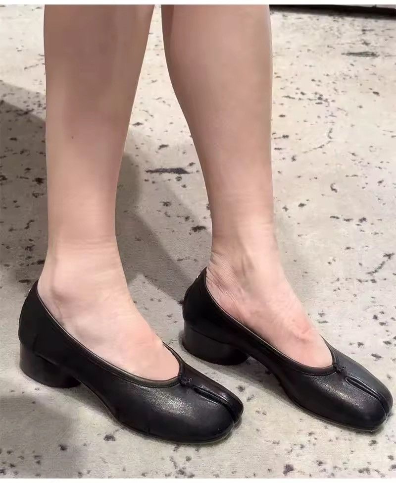 Other Designer PU Leather Split Toe Tabi Loafers Women’s Boots Size US 7.5 / IT 37.5 - 7 Thumbnail