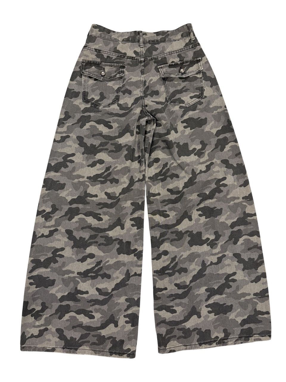 Japanese Brand Japanese Camo Jeans Size US 32 / EU 48 - 2 Thumbnail