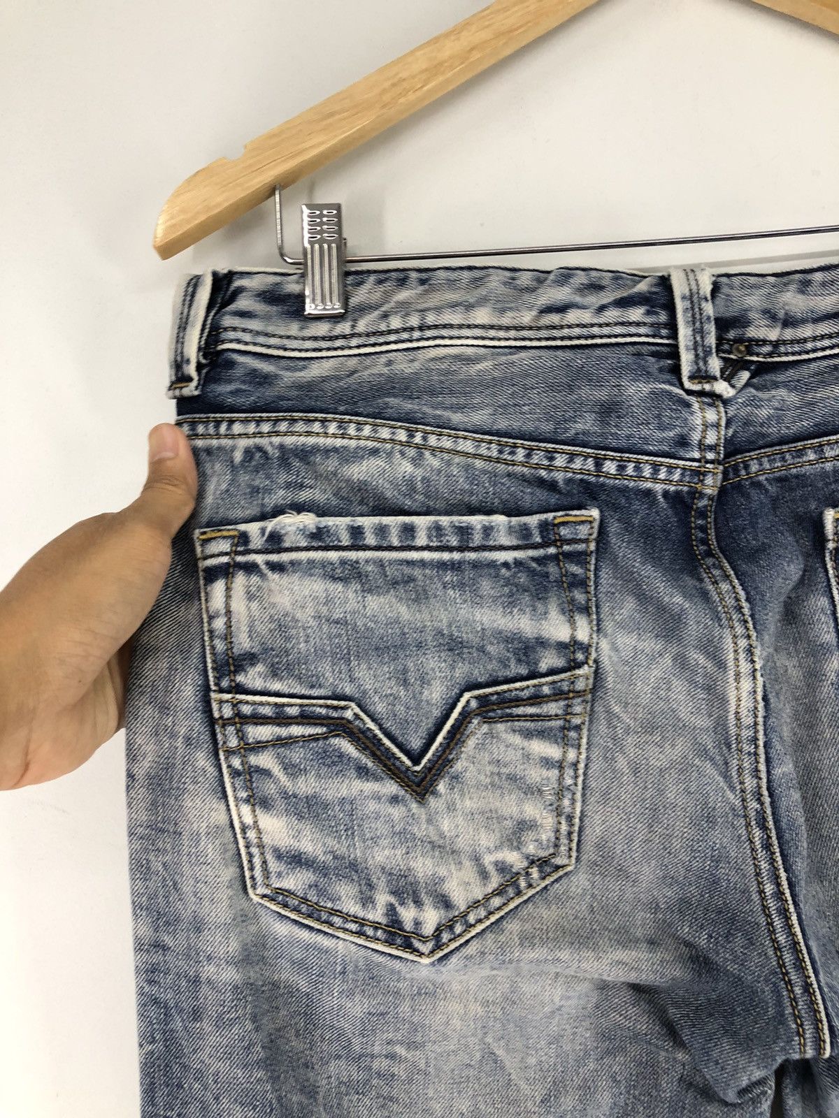 Diesel Vintage Diesel Larkee Distressed Stone Wash Jeans Size US 32 / EU 48 - 14 Thumbnail