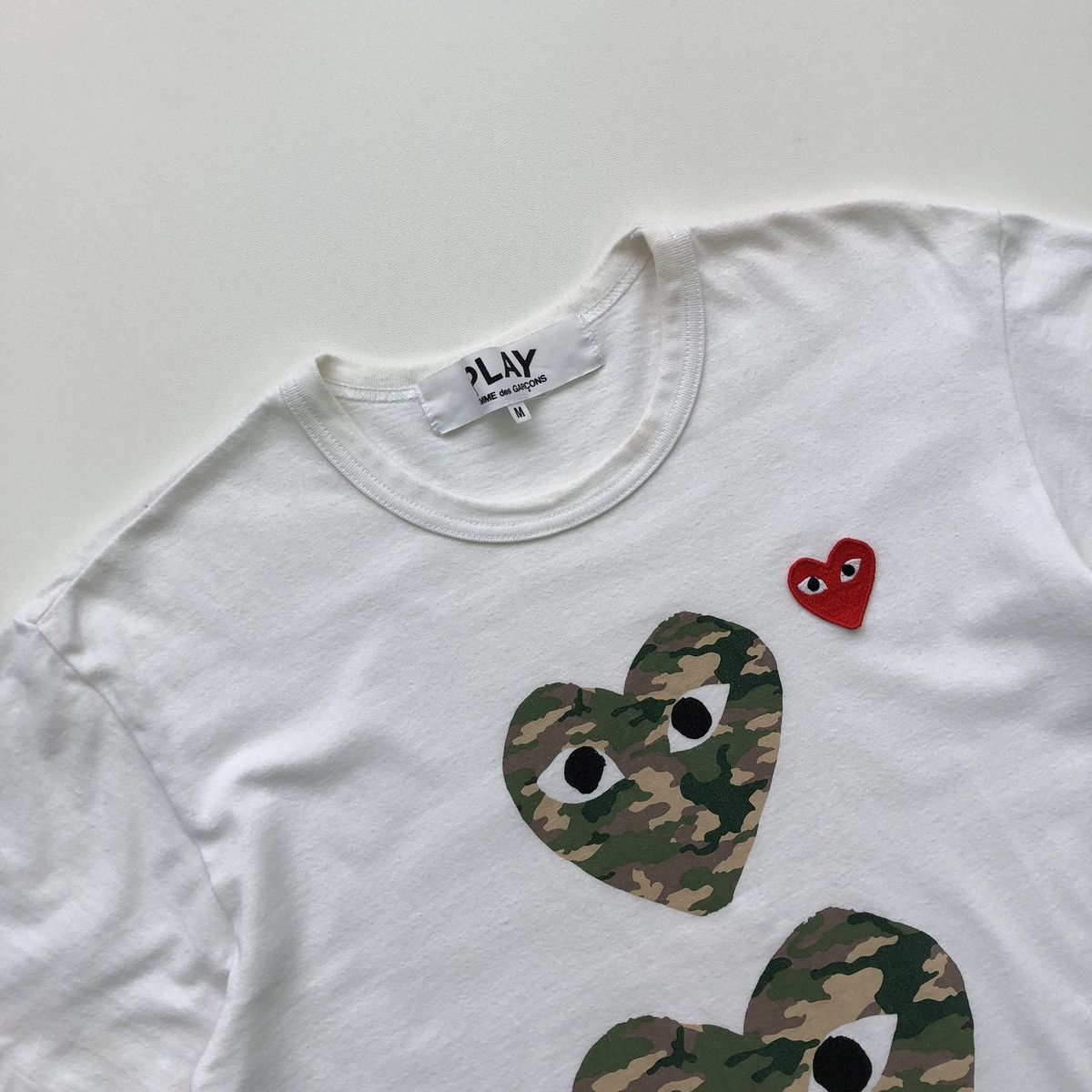 Comme des Garcons PLAY Play Comme Des Garçons Heart Eyes Camouflage Logo T-Shirt Size US S / EU 44-46 / 1 - 2 Thumbnail