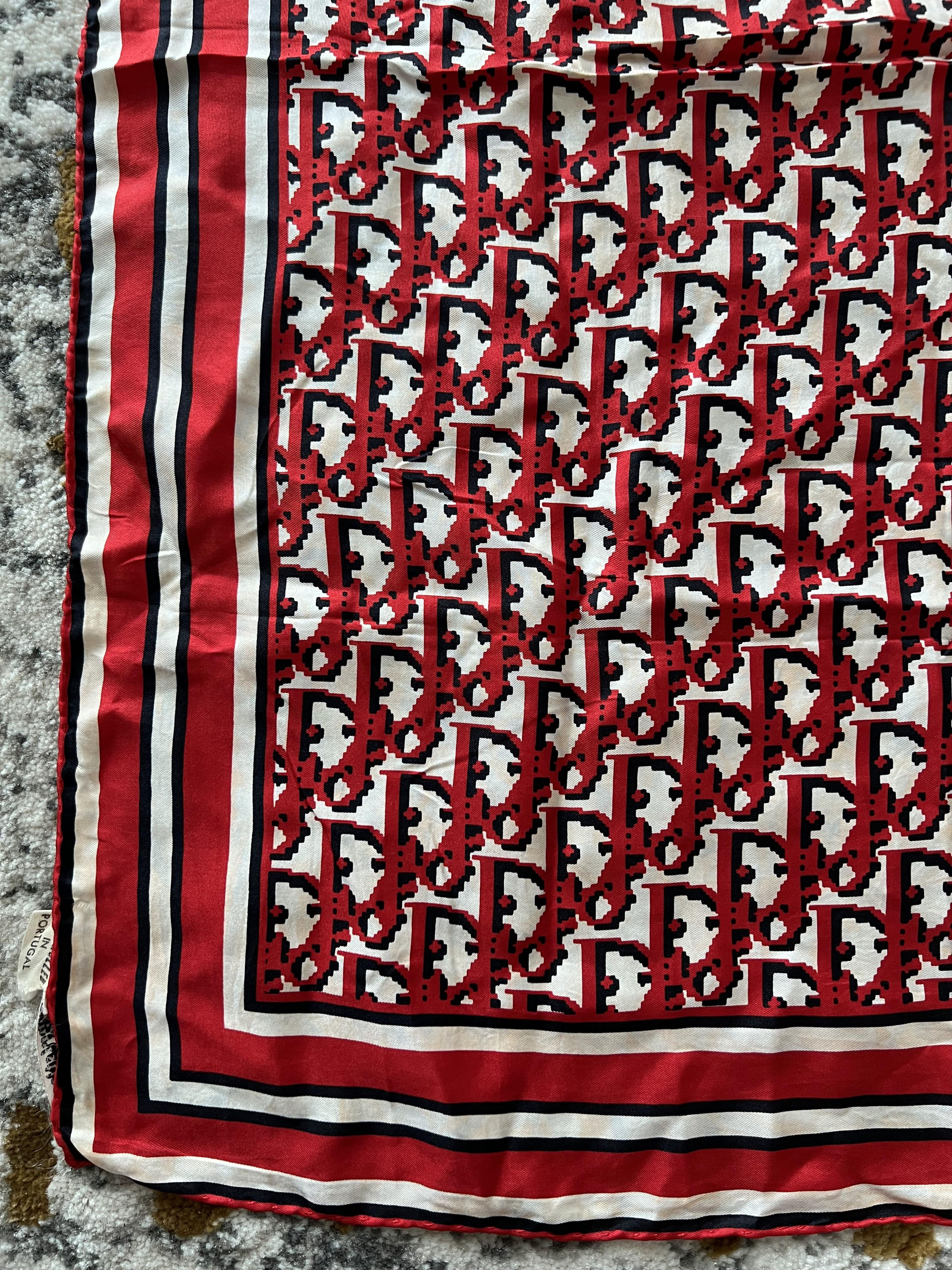 Christian Dior Monsieur × Dior × Vintage Vintage hand rolled Christian Dior silk handkerchief scarves Size ONE SIZE - 5 Thumbnail