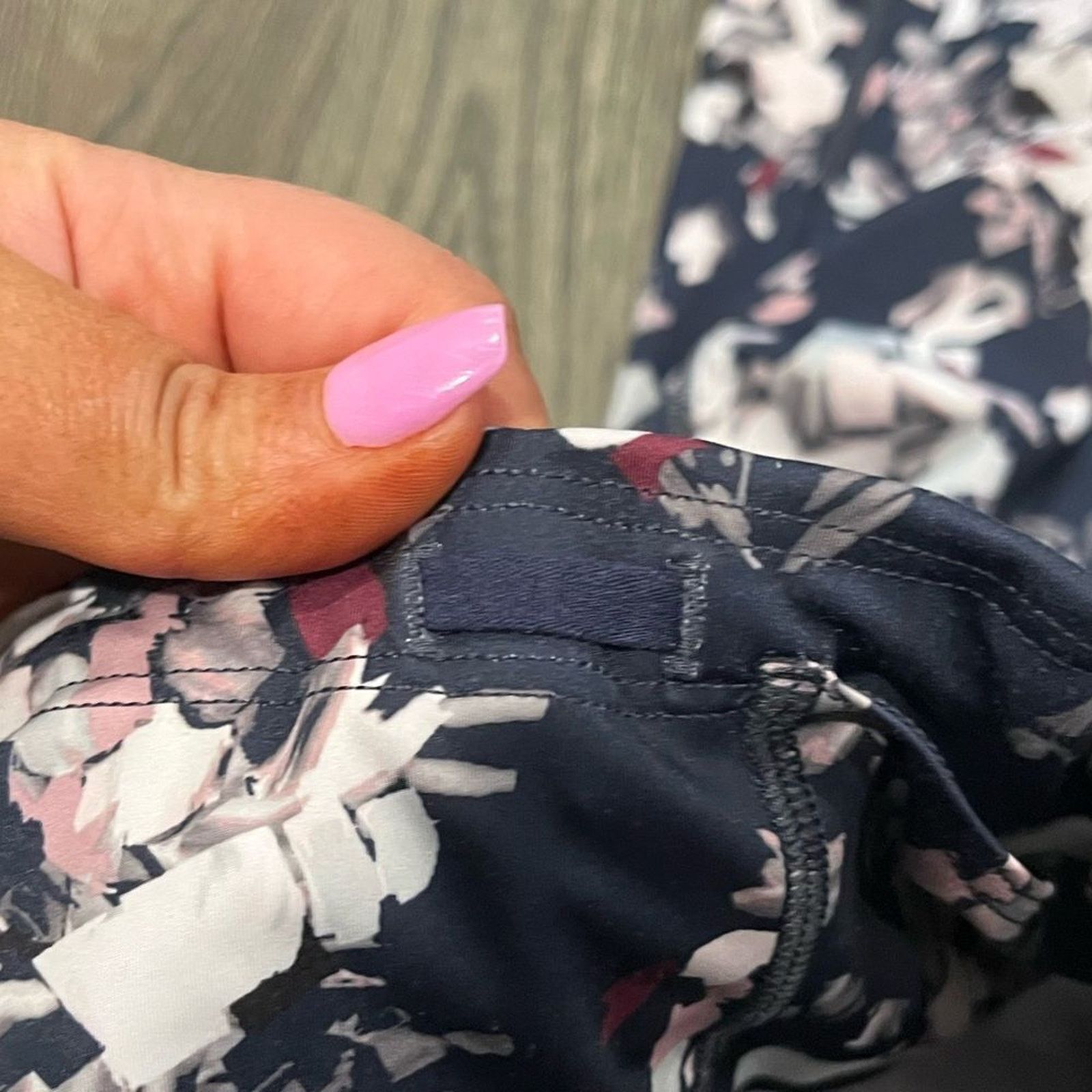 Athleta Athleta Challenge Bloom 7/8 Tight Leggings Navy Pink Floral Size 26" / US 2 / IT 38 - 11 Thumbnail