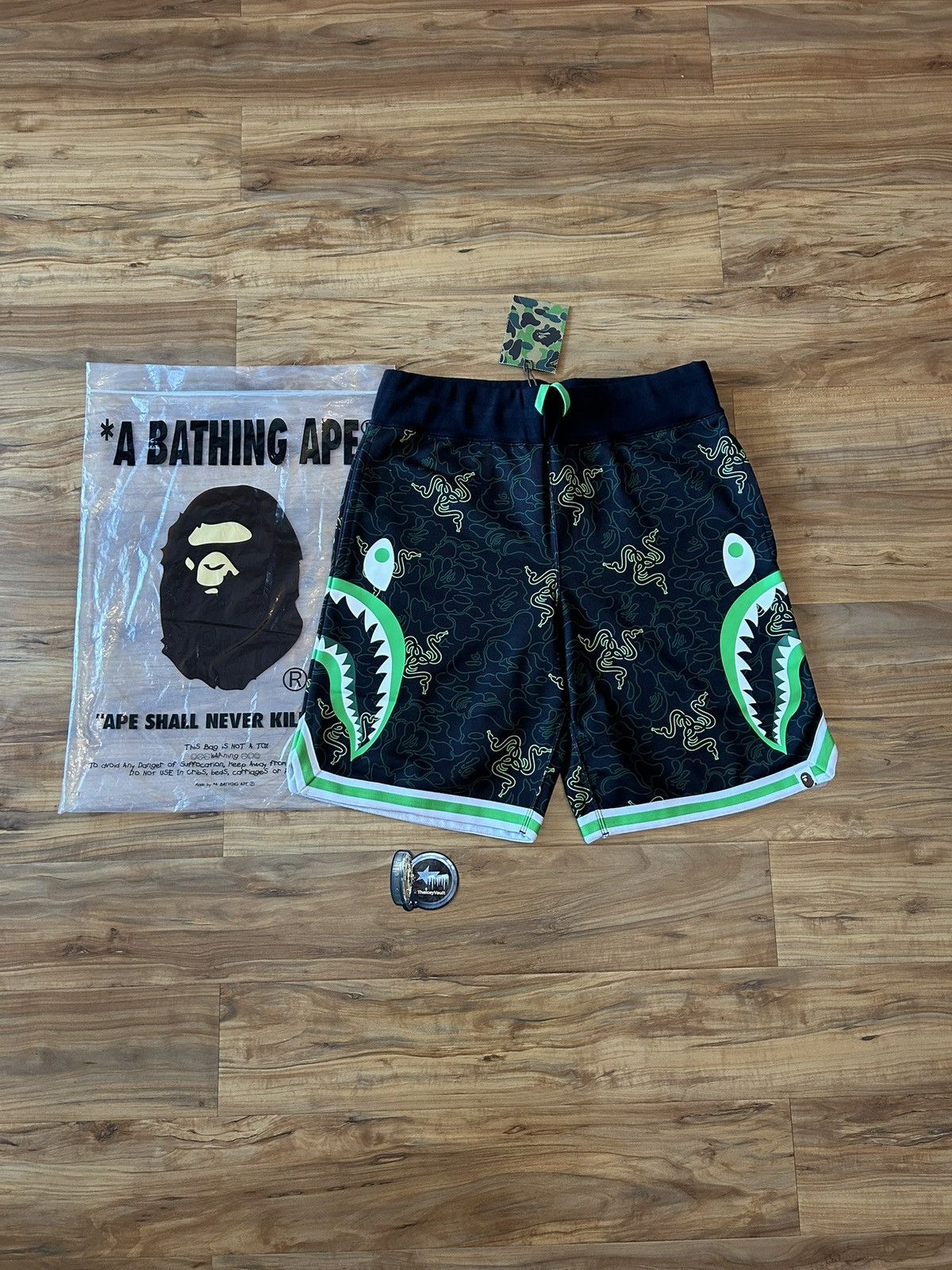 Bape NEW Bape x Razer Collab Side Shark Shorts Size US 30 / EU 46 - 1 Thumbnail