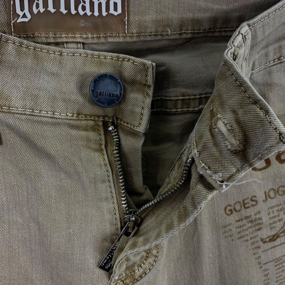 Designer × John Galliano JOHN GALLIANO newspaper printed goes jogging designer jeans Size US 31 - 13 Thumbnail