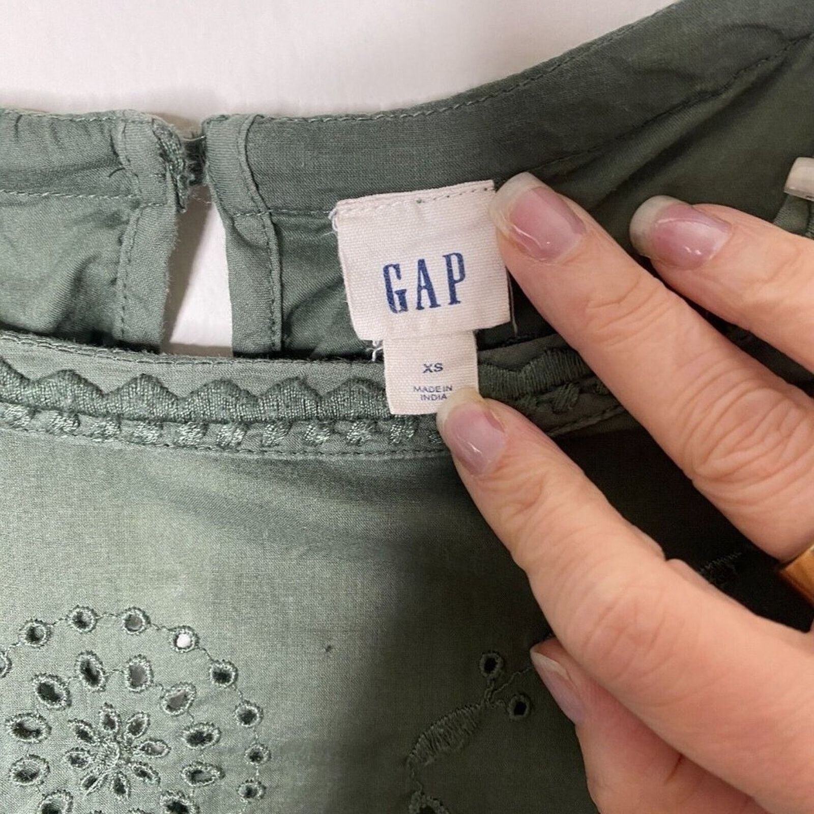 Gap Gap Green Embroidered Eyelet 3/4 Sleeve Crew Neck Blouse XS Size XS / US 0-2 / IT 36-38 - 3 Thumbnail