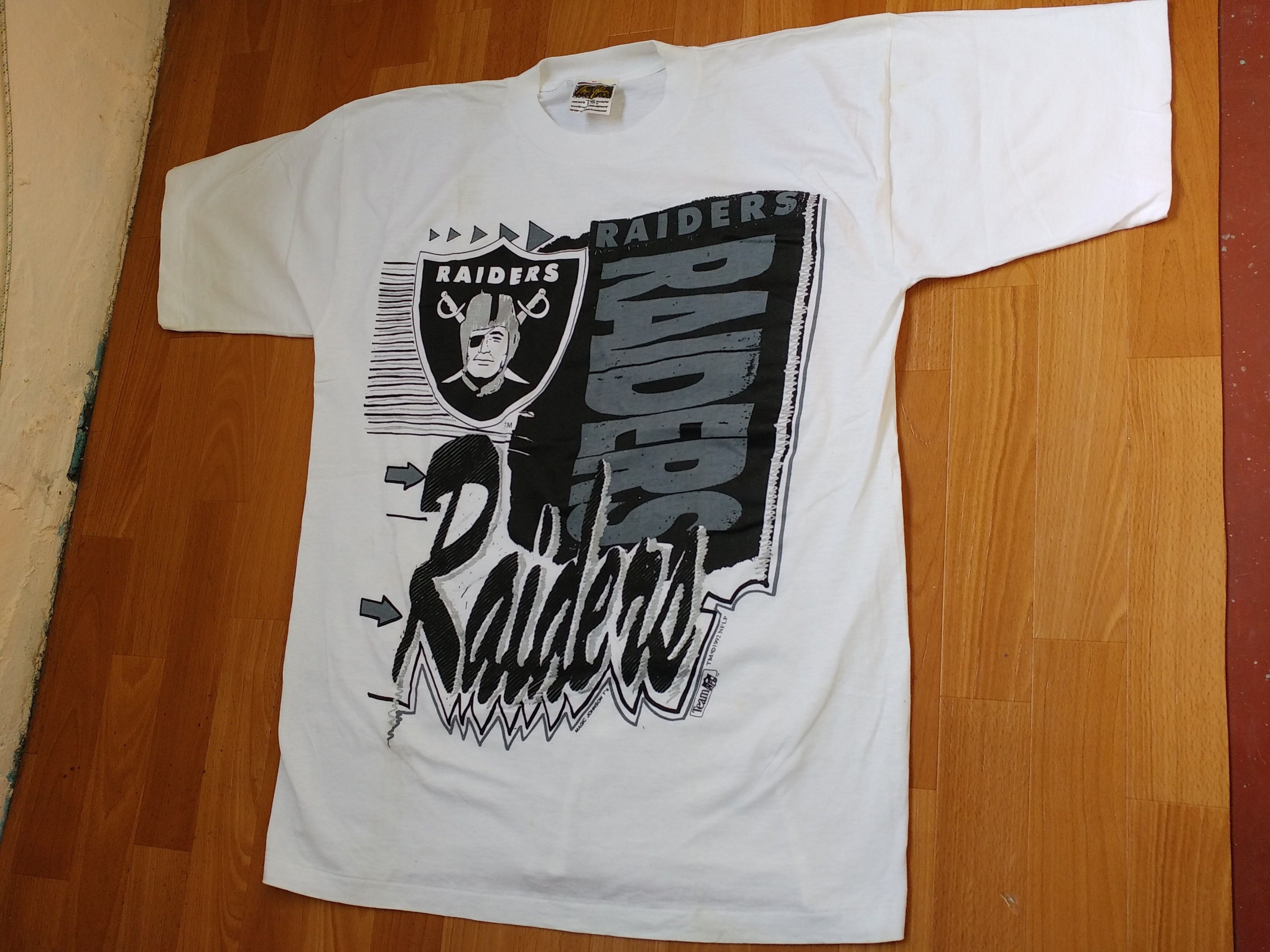 NFL Los Angeles RAIDERS t-shirt 1992 Magic Johnson vintage XL Size US XL / EU 56 / 4 - 3 Thumbnail