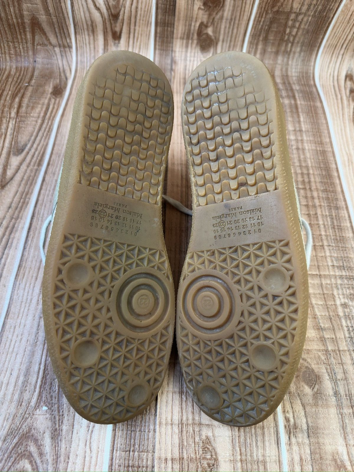 Maison Margiela Maison Martin Margiela Replica Gats Beige Lowtop Sneaks Size US 9 / EU 42 - 18 Thumbnail