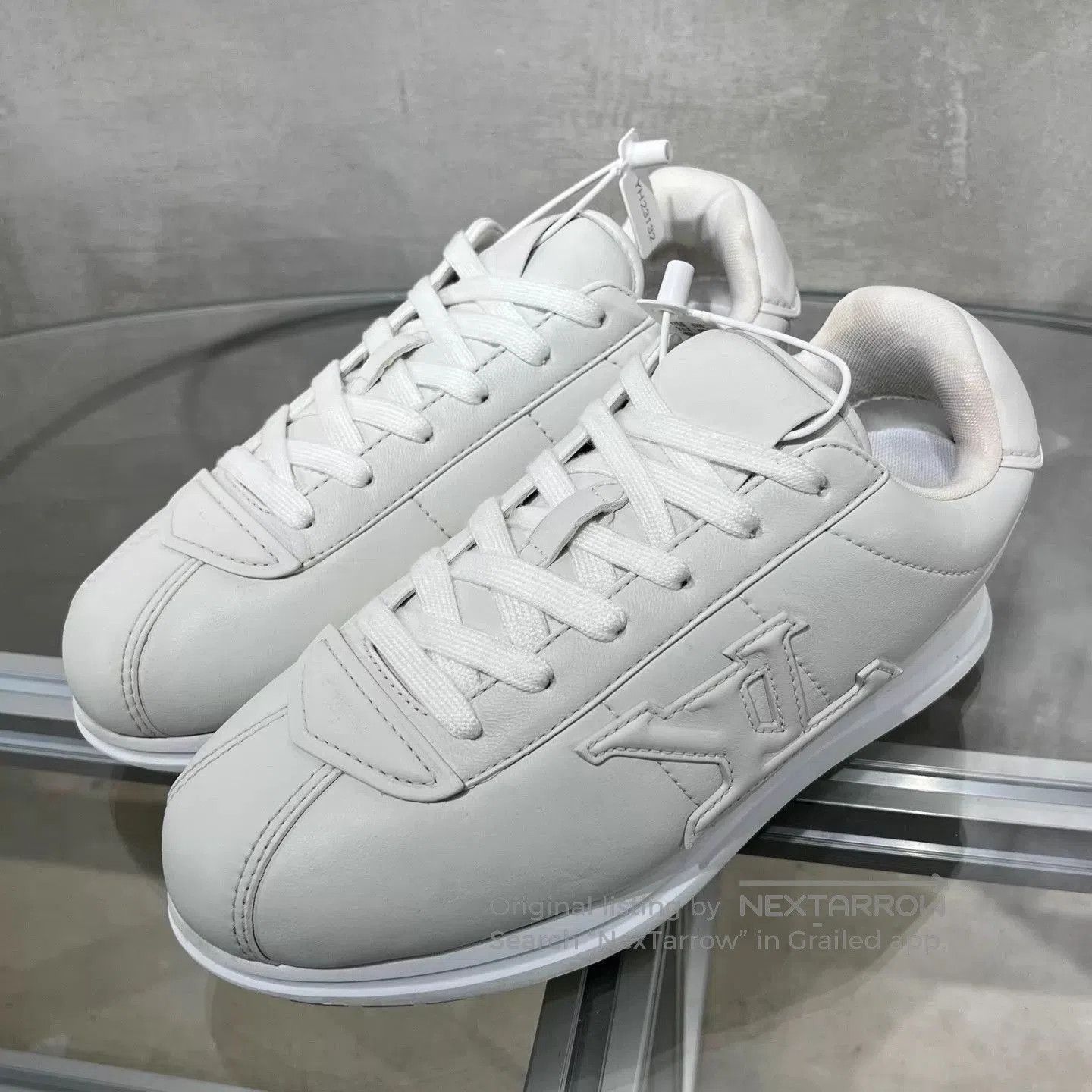 Louis Vuitton White Low-Top Sneakers Size 8.5. Size US 8.5 / EU 41-42 - 2 Thumbnail