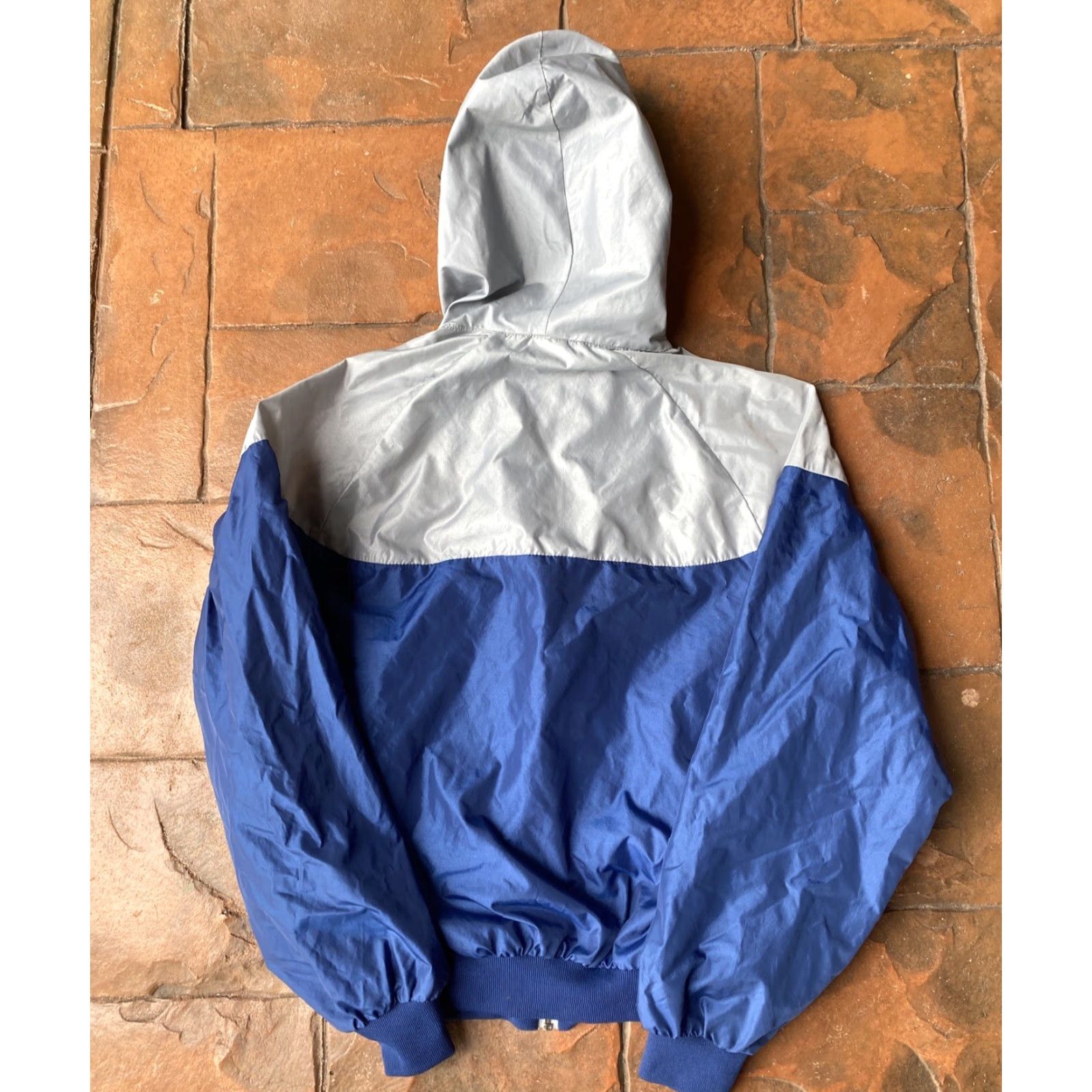 Nike VINTAGE Nike Running Windbreaker Full Zip Hooded Jacket Medium Blue 80s Mens Jacket Size US M / EU 48-50 / 2 - 4 Thumbnail