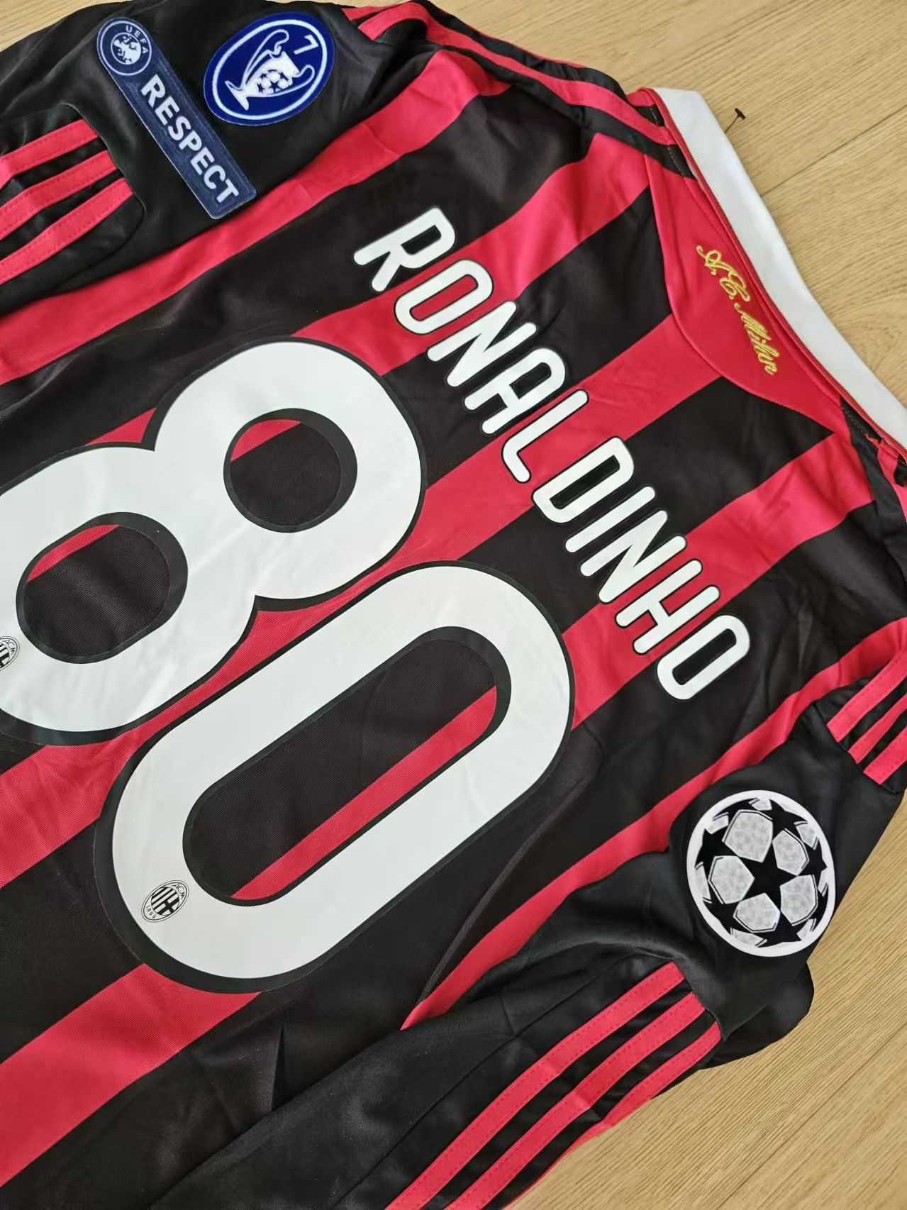Other AC Milan #80 Ronaldinho Jersey Longlseeve Size US M / EU 48-50 / 2 - 4 Thumbnail