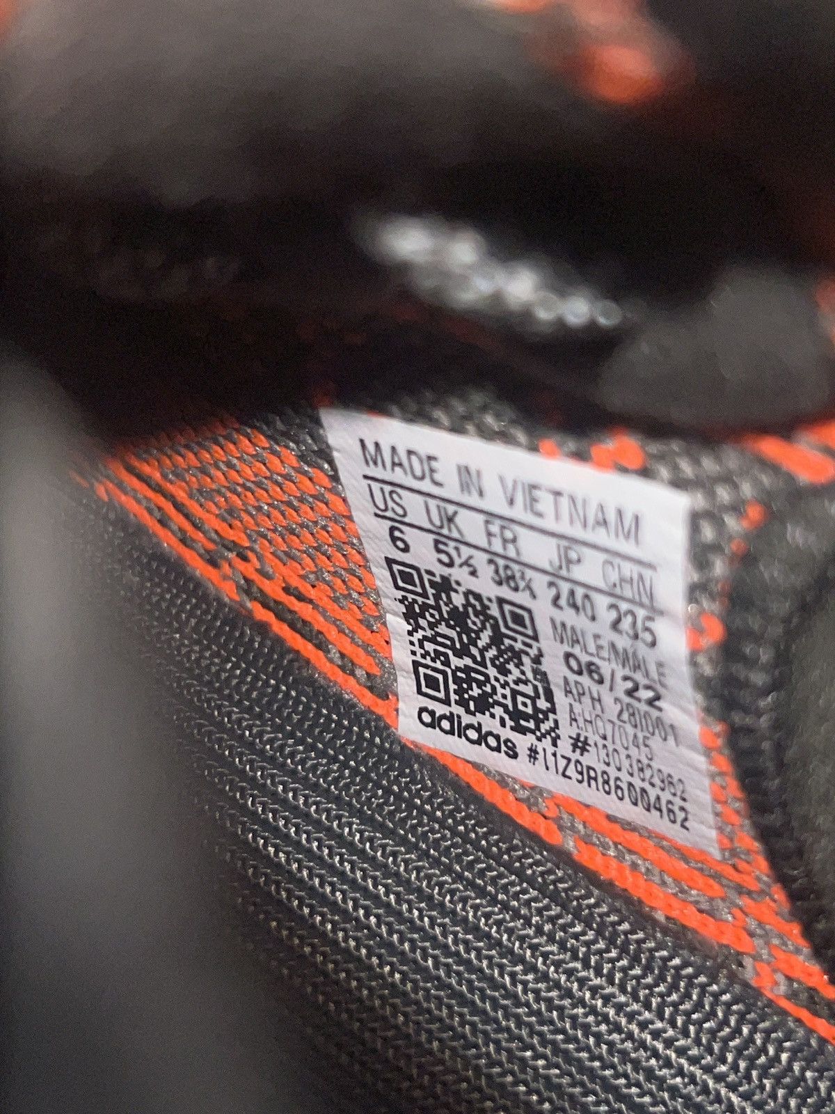 Yeezy Yeezy Boost 350 V2 Size US 6 / EU 39 - 10 Thumbnail