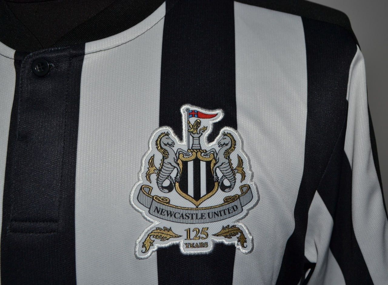 Puma Puma Newcastle United Home football shirt Jersey Size XL Size US XL / EU 56 / 4 - 4 Thumbnail