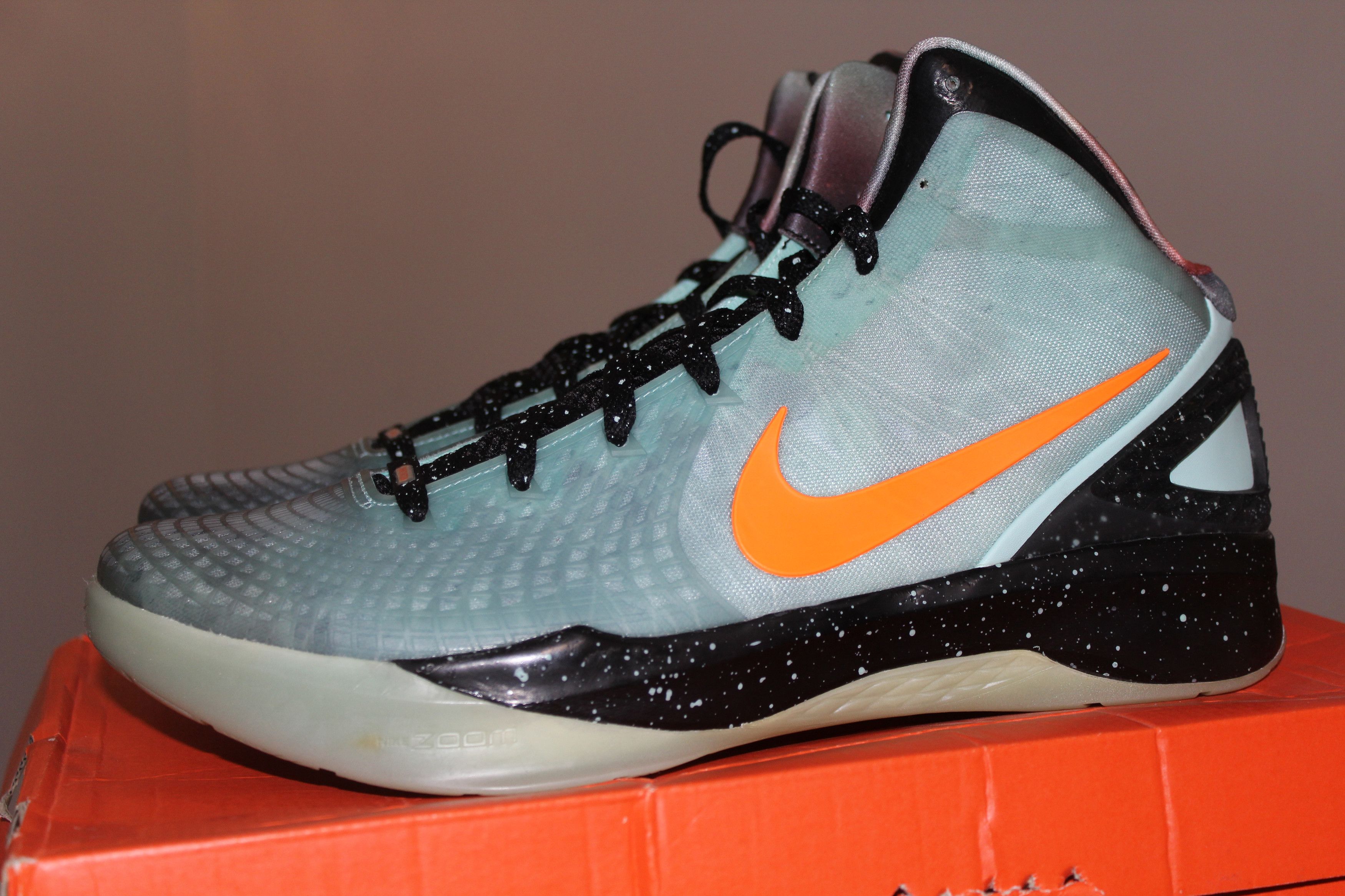 Nike Nike Air Zoom Hyperdunk 2011 Galaxy Blake Griffin Size 14 Size US 14 / EU 47 - 2 Thumbnail