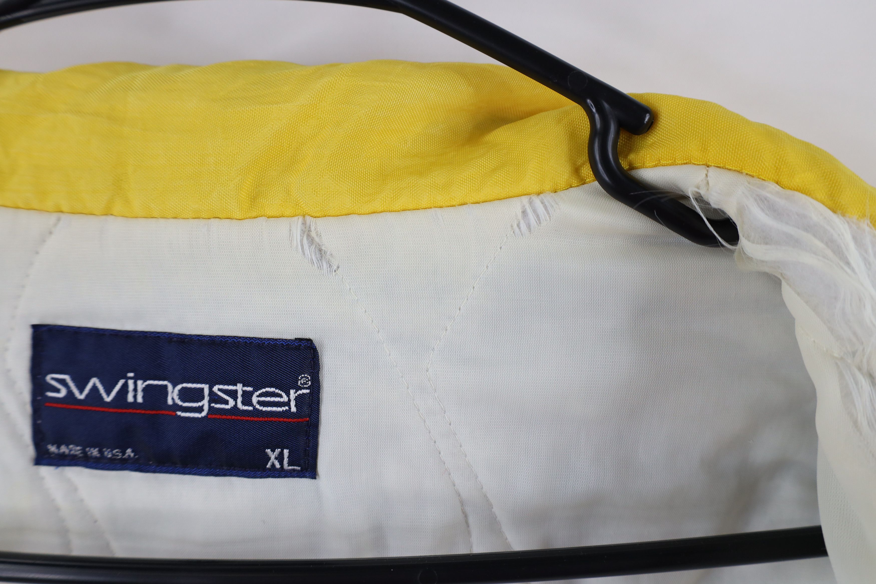 Vintage Vintage 90s University of Michigan Full Zip Puffer Jacket Size US XL / EU 56 / 4 - 11 Thumbnail
