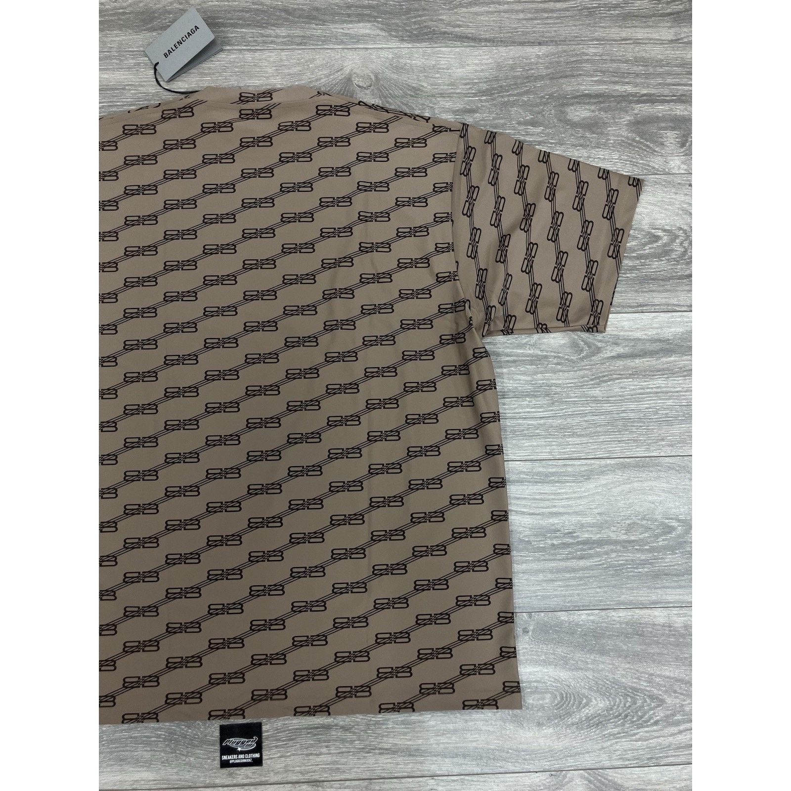 Balenciaga Balenciaga SW Swim T-Shirt ' Beige ' | BRAND NEW! Size US M / EU 48-50 / 2 - 11 Thumbnail