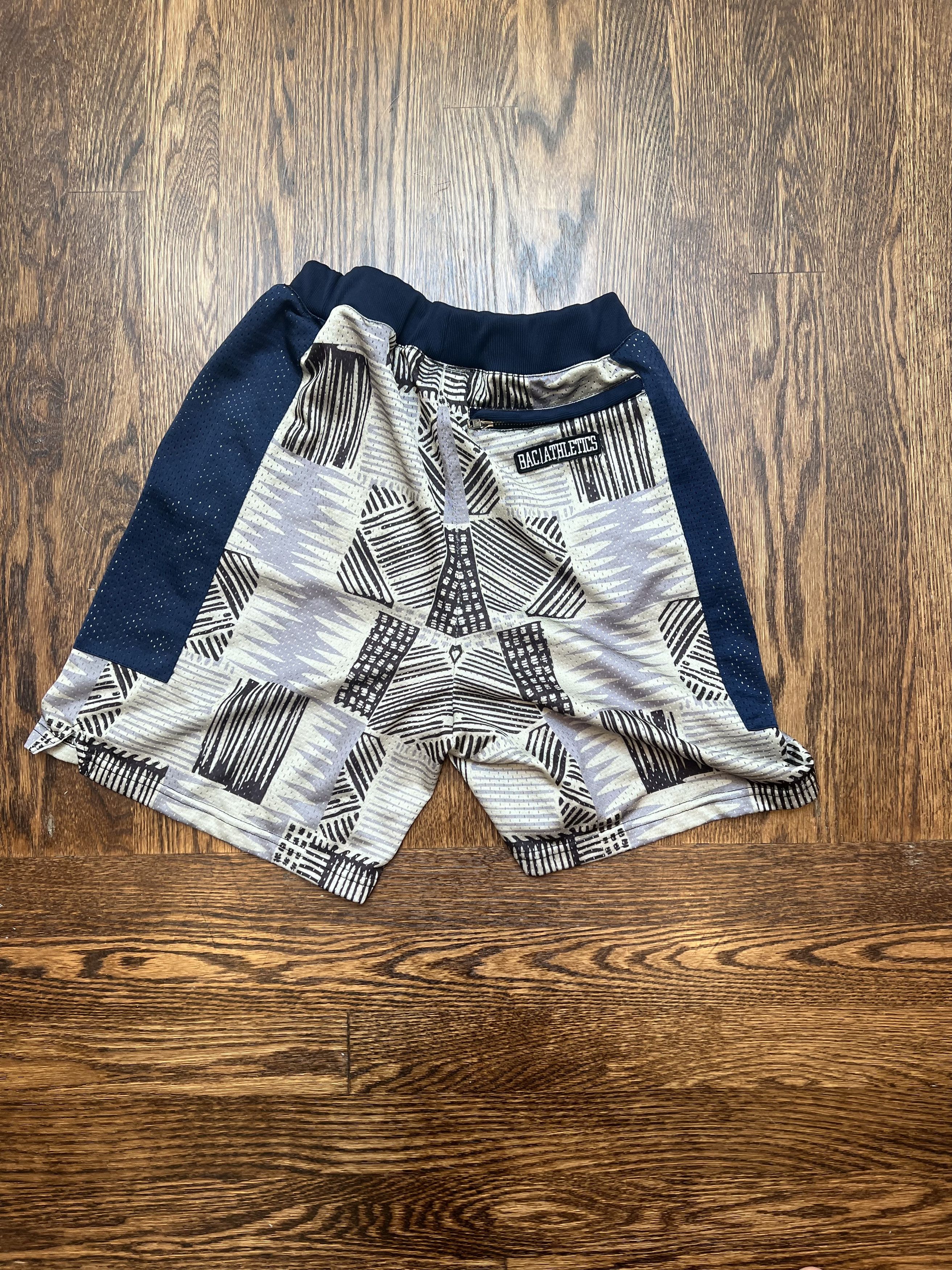 Other Vintage Georgetown Hoyas Shorts - Men's Medium Size US 32 / EU 48 - 3 Thumbnail