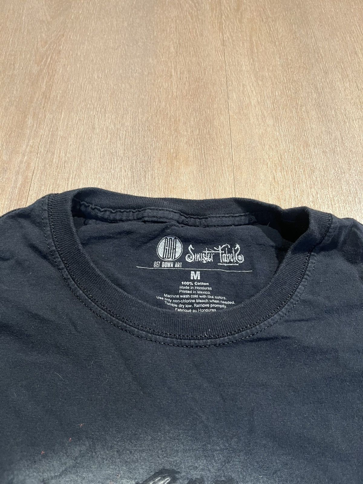 Other Sinister Fables shirt medium Size US M / EU 48-50 / 2 - 3 Thumbnail