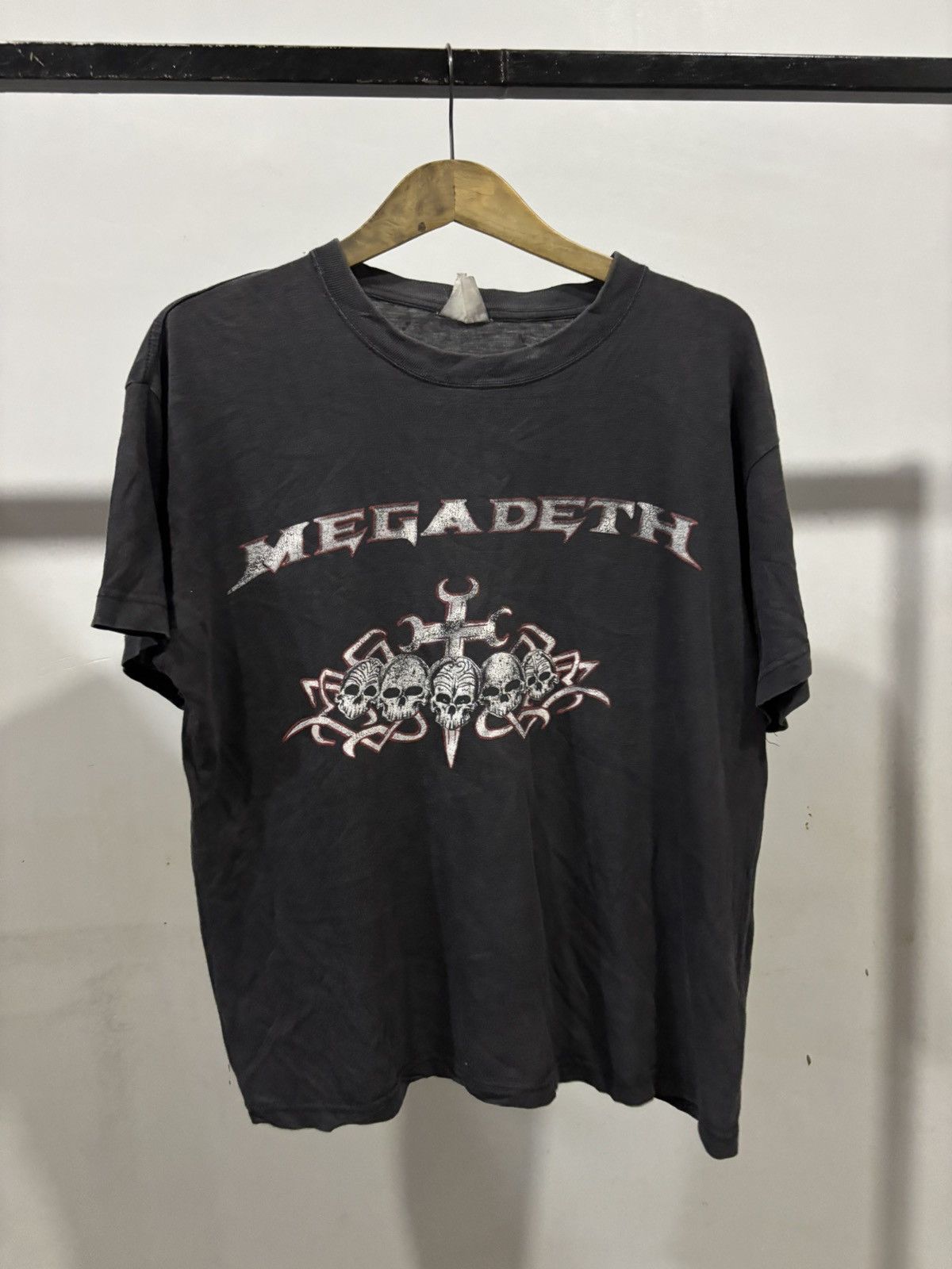 Band Tees VINTAGE MEGADETH SUNFADED EUROPE BOXY STYLE ERD ROCKSTAR Size US L / EU 52-54 / 3 - 1 Thumbnail