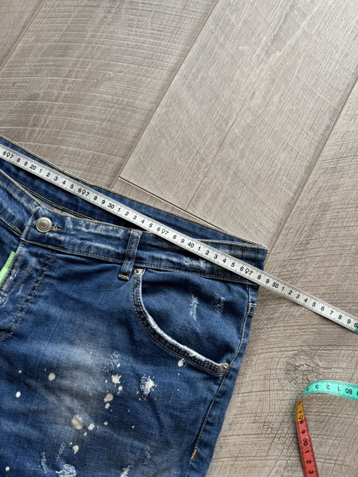 Dsquared2 Dsquared2 shorts distressed denim made in Italy y2k Size US 40 / EU 56 - 13 Thumbnail