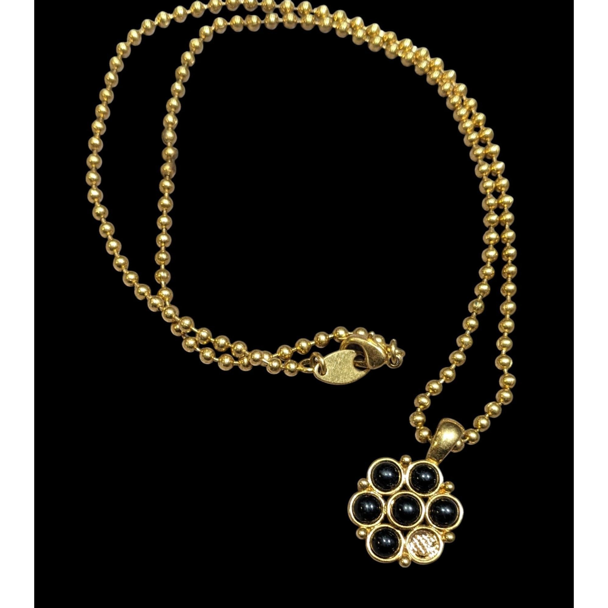 Other Elegant Retro Black And Gold Tone Flower Pendant Necklace Size ONE SIZE - 1 Thumbnail