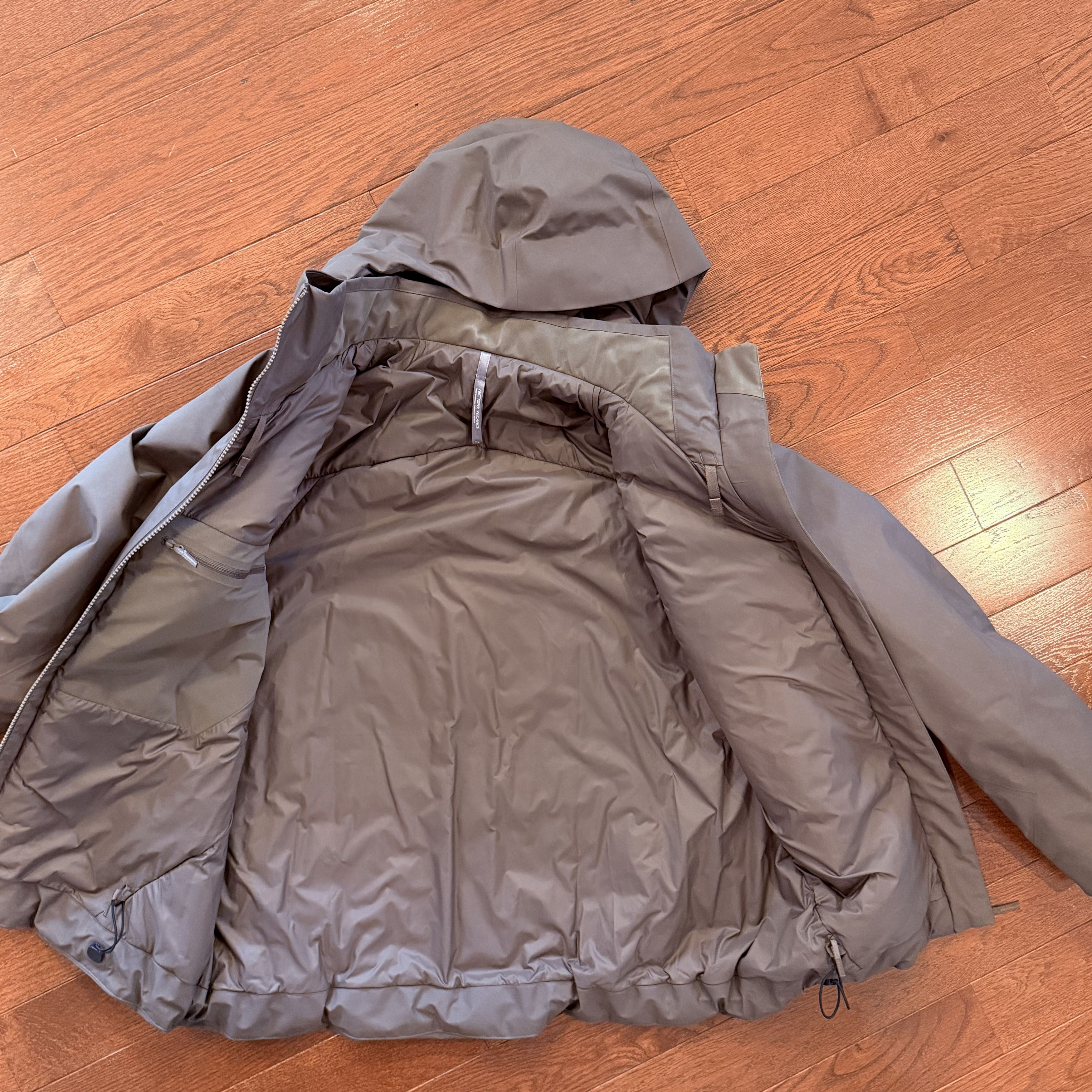 Veilance Diode Insulated Jacket Size US M / EU 48-50 / 2 - 3 Thumbnail