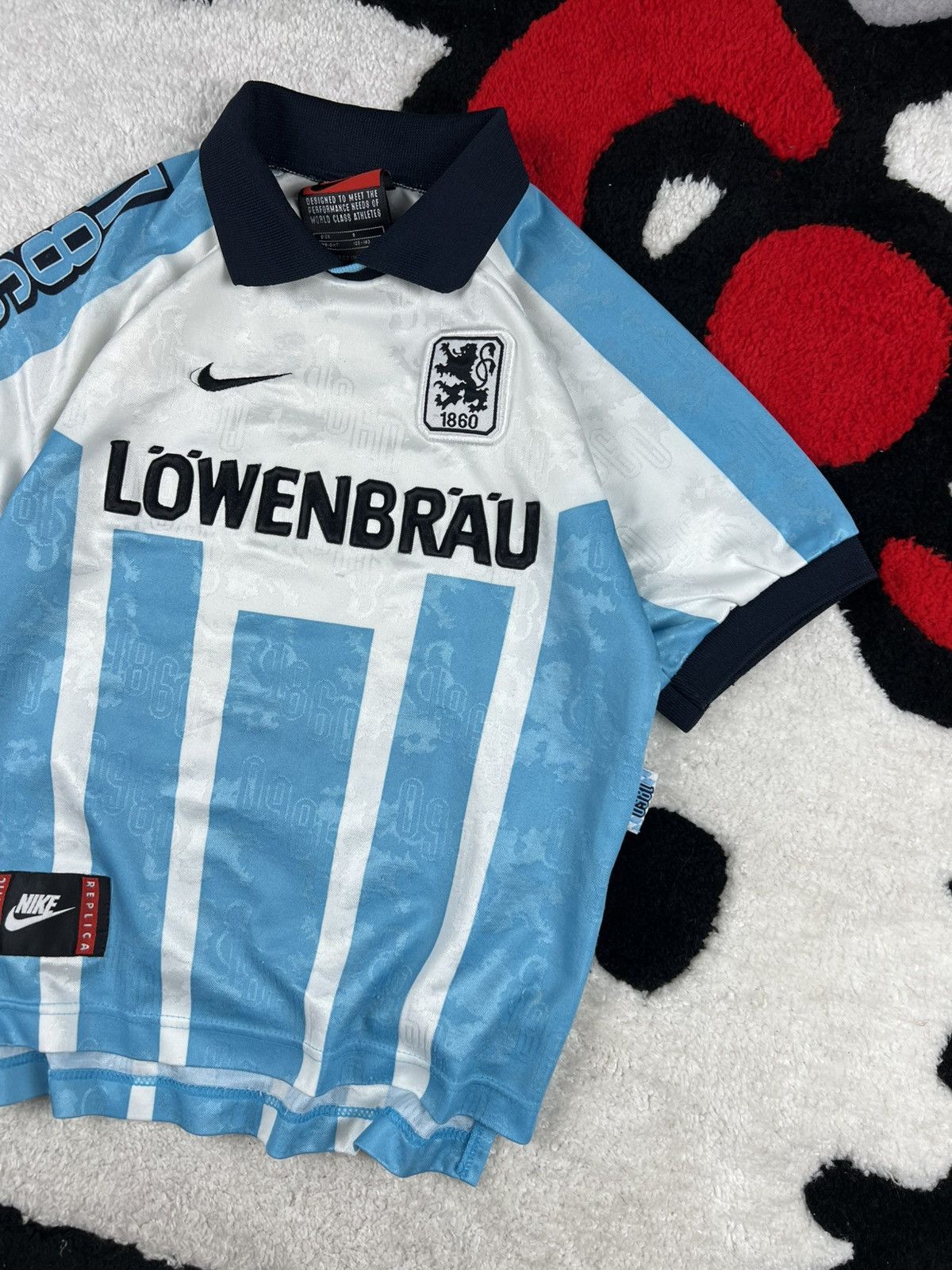 Nike Vintage Nike TSV Munchen 1996/97 Football Kids Soccer Jersey Size US S / EU 44-46 / 1 - 3 Thumbnail