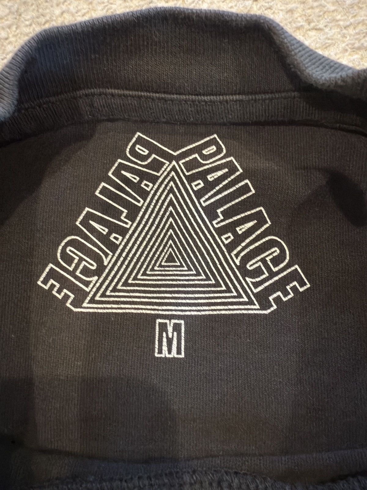 Palace Palace Tri-to-Help Tri to help Tee Black trigger Size US M / EU 48-50 / 2 - 6 Thumbnail