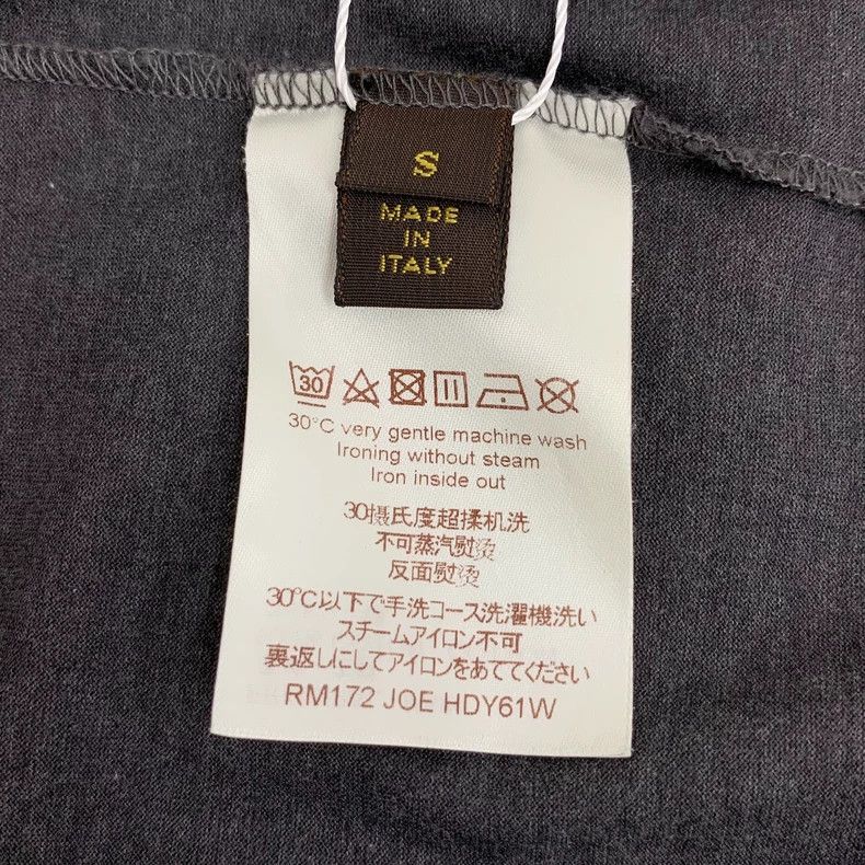 Louis Vuitton Louis Vuitton Short sleeves with black logo, cotton crewne Size US S / EU 44-46 / 1 - 6 Thumbnail