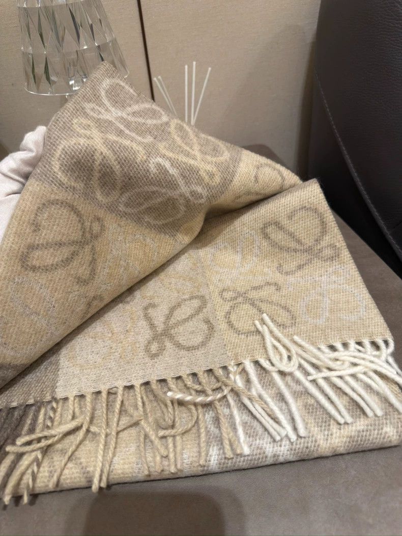 Loewe LOEWE Classic milk tea chessboard old style cashmere scarf Size ONE SIZE - 6 Thumbnail