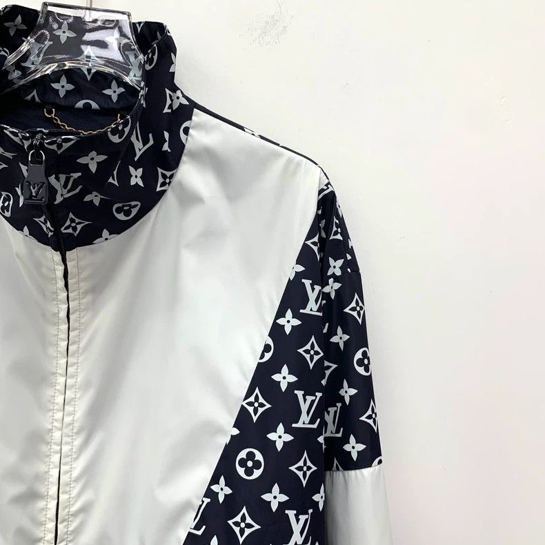 Louis Vuitton Louis Vuitton Long Sleeve Jacket with Standing Neck and Zi Size US M / EU 48-50 / 2 - 3 Thumbnail