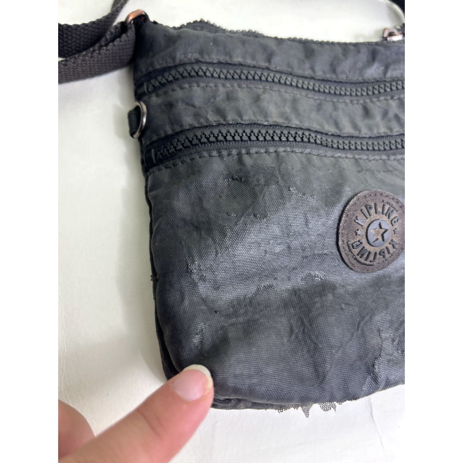 Vintage Kipling Crossbody Bag Black Small Women Zip Flaws Broken Zipper Peeling 7x6x1 Worn Size ONE SIZE - 2 Thumbnail