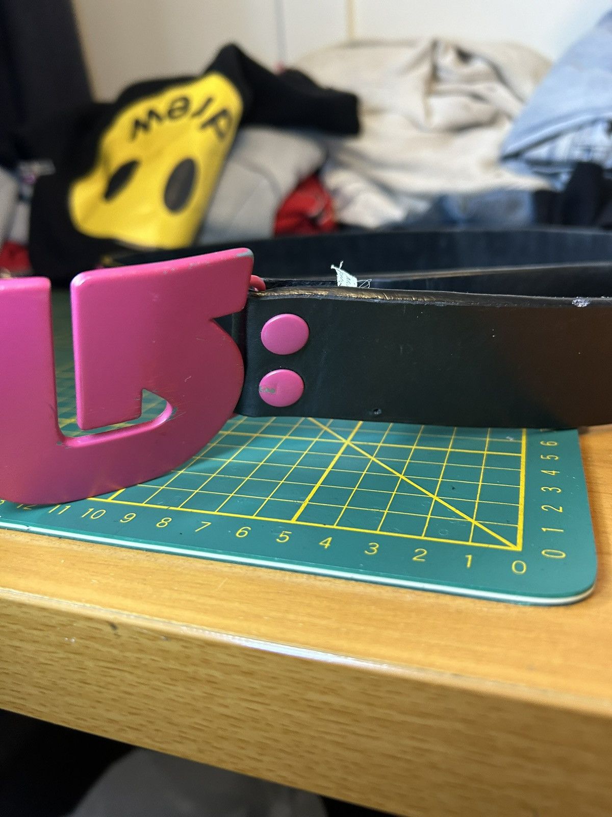 Burton Vintage Burton pink studded leather belt Size ONE SIZE - 7 Thumbnail