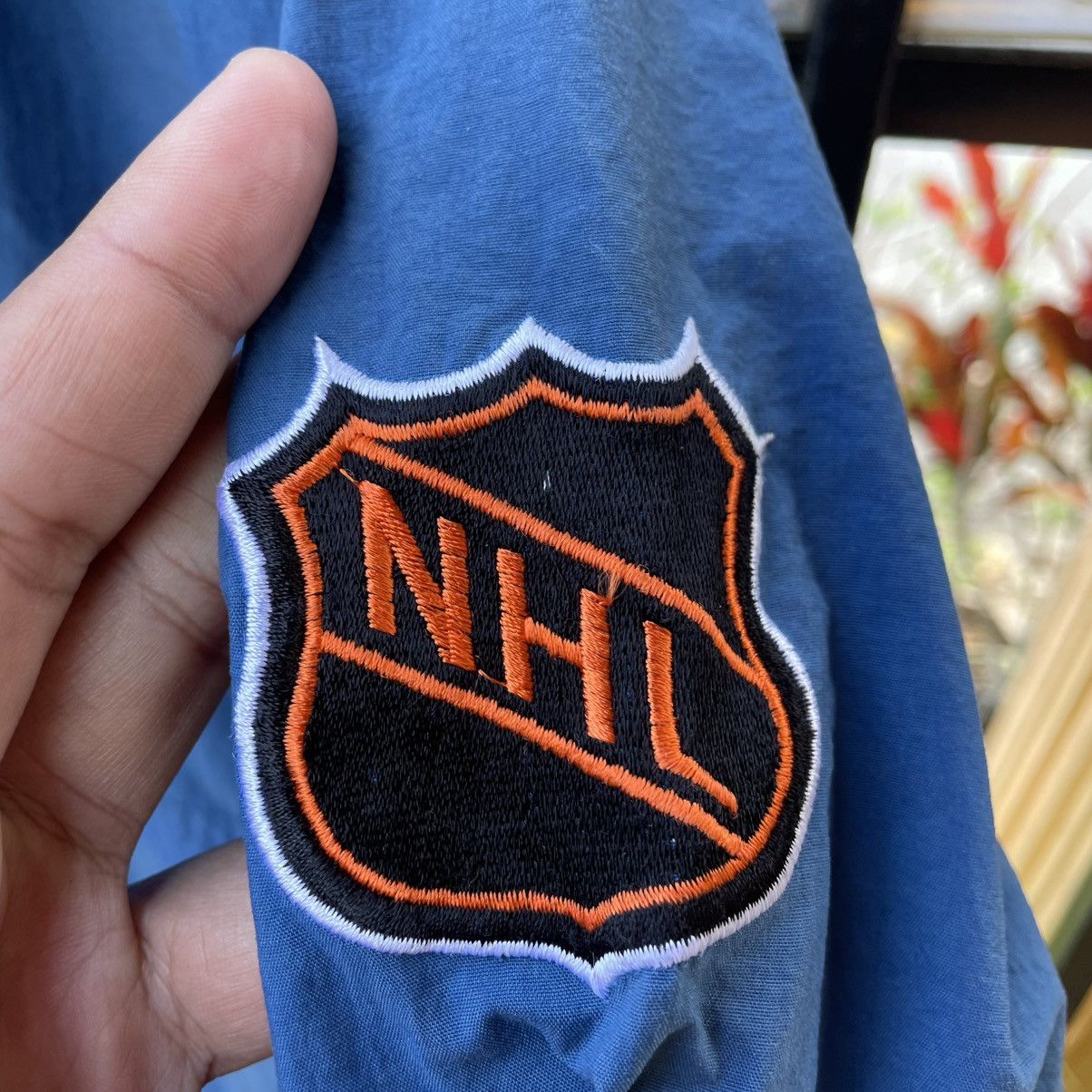 NHL 🔥Starter NHL Toronto Maple Leafs Windbreaker Hooded Jacket Size US M / EU 48-50 / 2 - 12 Thumbnail