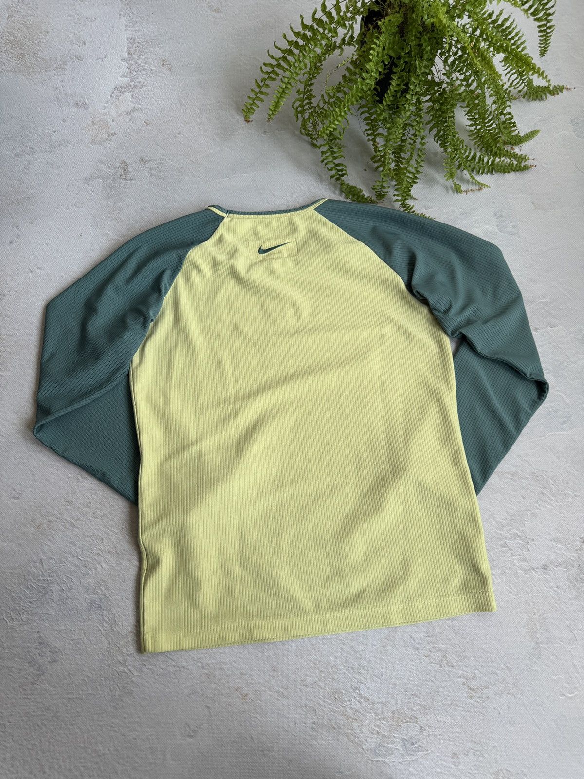 Nike Vintage Nike ACG Longsleeve T-Shirt Central Logo ACG Size US S / EU 44-46 / 1 - 3 Thumbnail